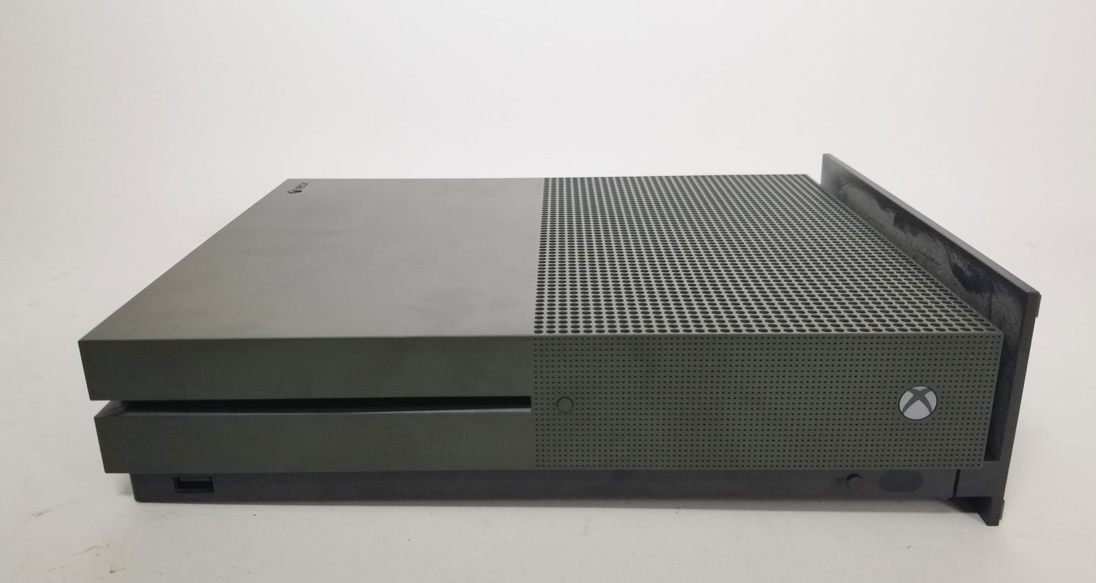XBox One S Console: XBox One S Console Literature Brooks Auction – Online Auction Terms & Conditions Contact: (856) 694-2960 | info@brooks.auction READ BEFORE YOU BID: We want you to feel confident when bidding.