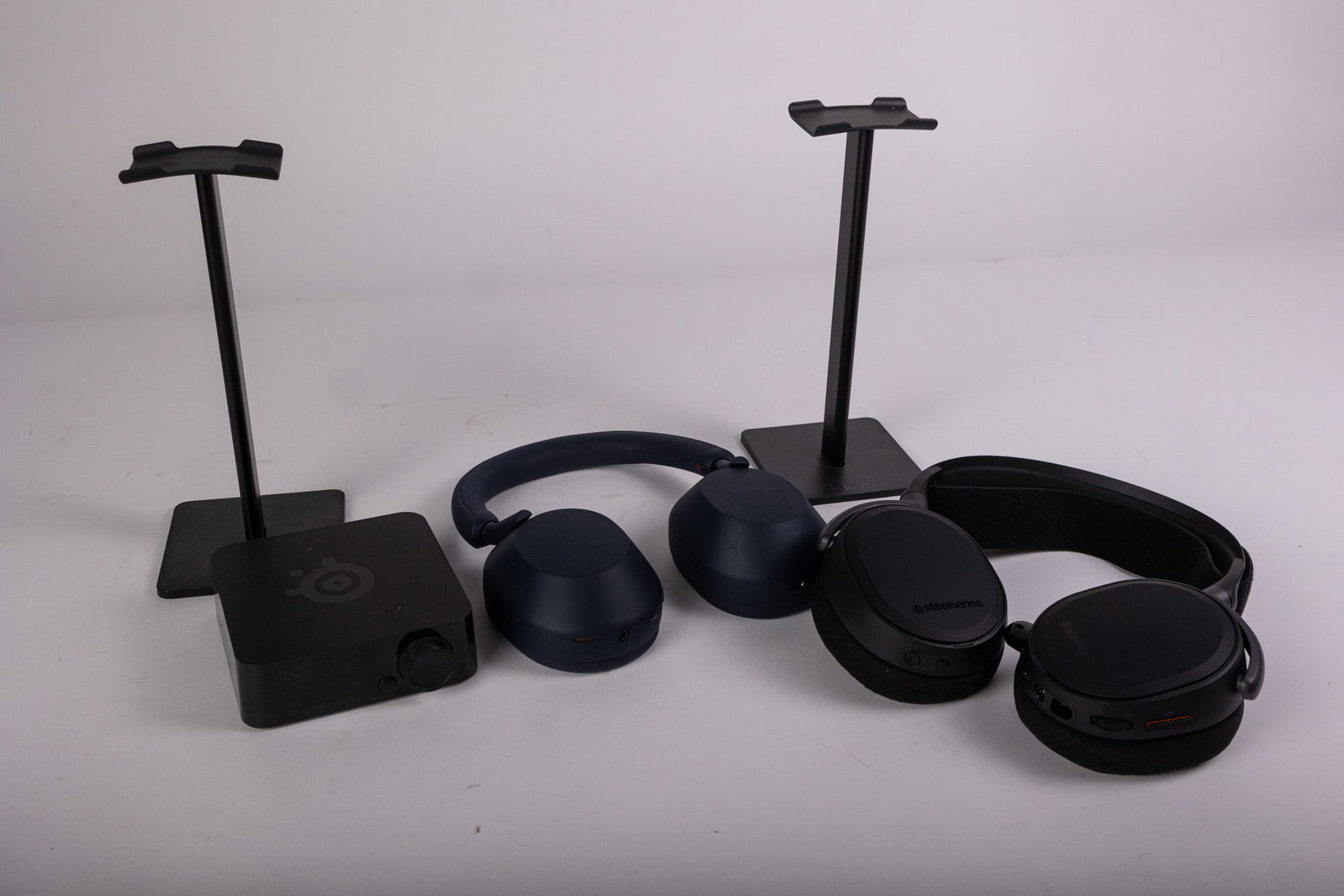 Pair of Wireless Headphones ft. Sony: Pair of Wireless Headphones ft. Sony Size 7" x 12" x 12" Literature Brooks Auction – Online Auction Terms & Conditions Contact: (856) 694-2960 | info@brooks.auction READ BEFORE YOU BID: We want