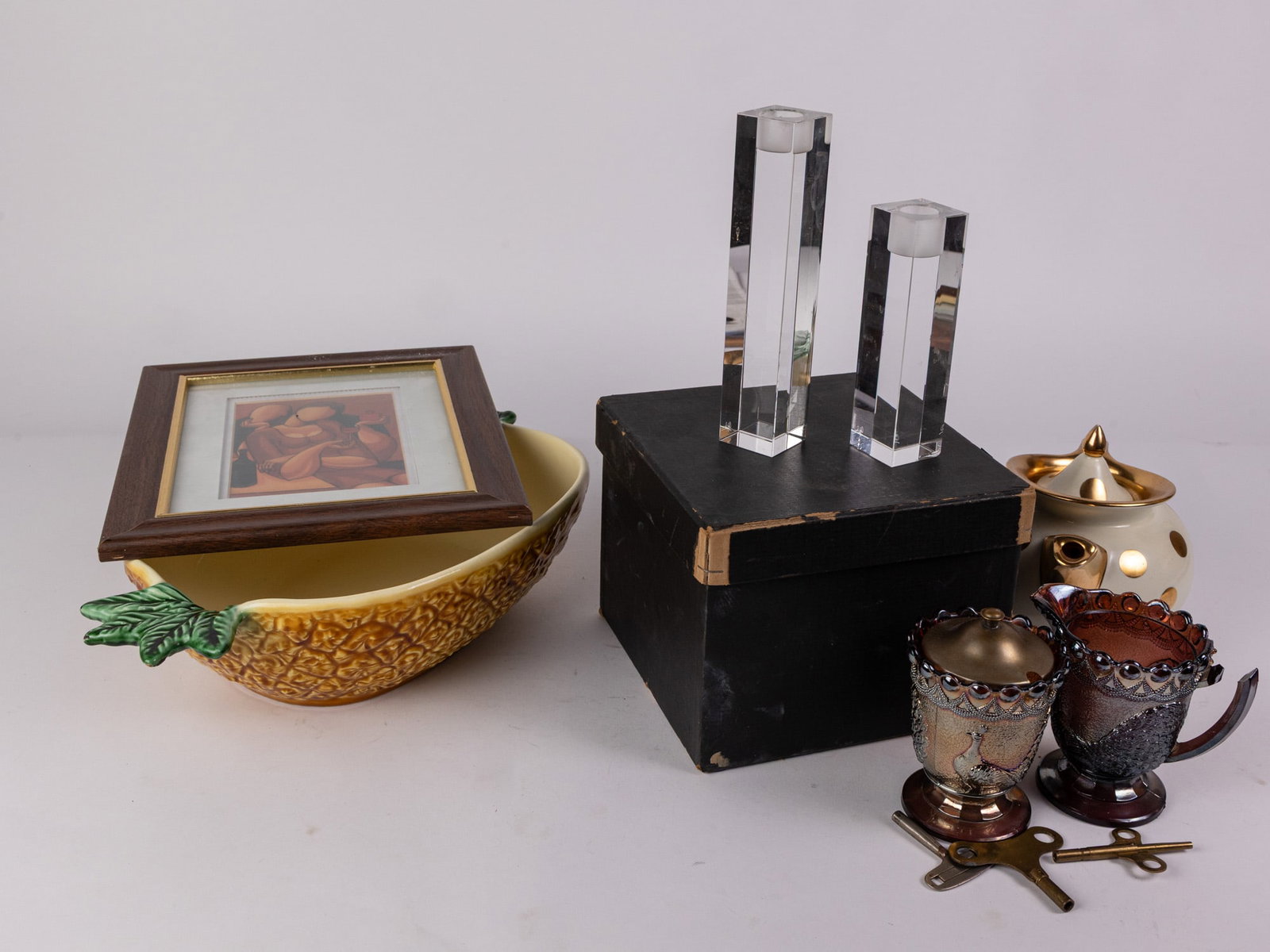 Decor Assortment Lot: Decor Assortment Lot Size 7" x 12" x 12" Literature Brooks Auction – Online Auction Terms & Conditions Contact: (856) 694-2960 | info@brooks.auction READ BEFORE YOU BID: We want you to f