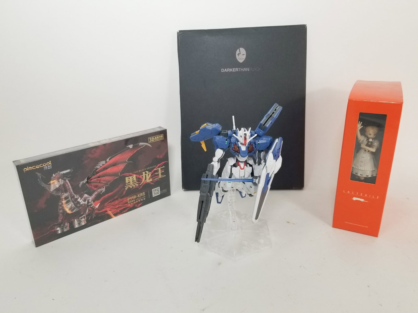 Assorted Anime Box Sets and Figures: Assorted Anime Box Sets and Figures Size 7" x 12" x 12" Literature Brooks Auction – Online Auction Terms & Conditions Contact: (856) 694-2960 | info@brooks.auction READ BEFORE YOU BID: We want