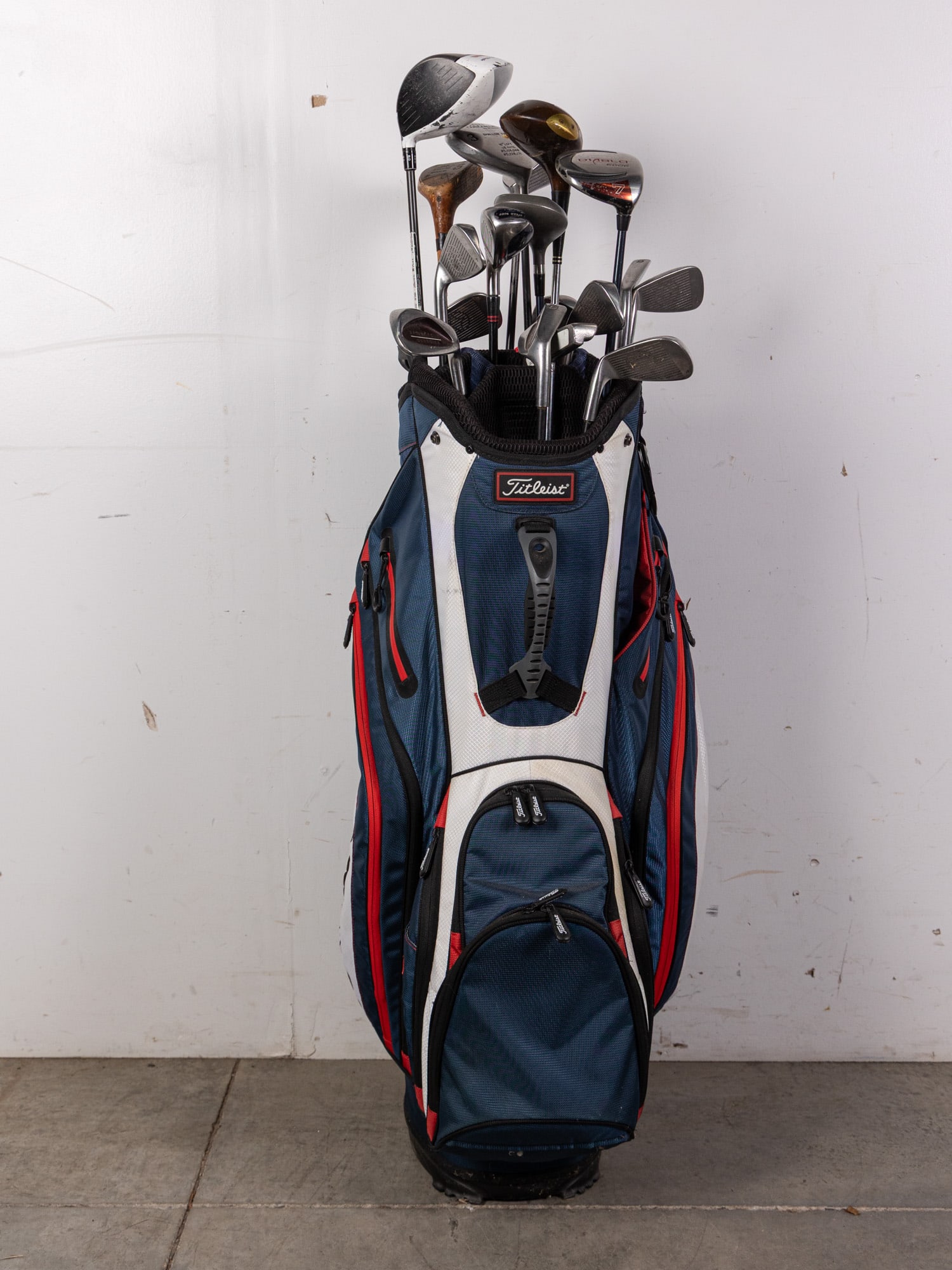 Titleist Golf Set: Titleist Golf Set Literature Brooks Auction – Online Auction Terms & Conditions Contact: (856) 694-2960 | info@brooks.auction READ BEFORE YOU BID: We want you to feel confident when bidding.