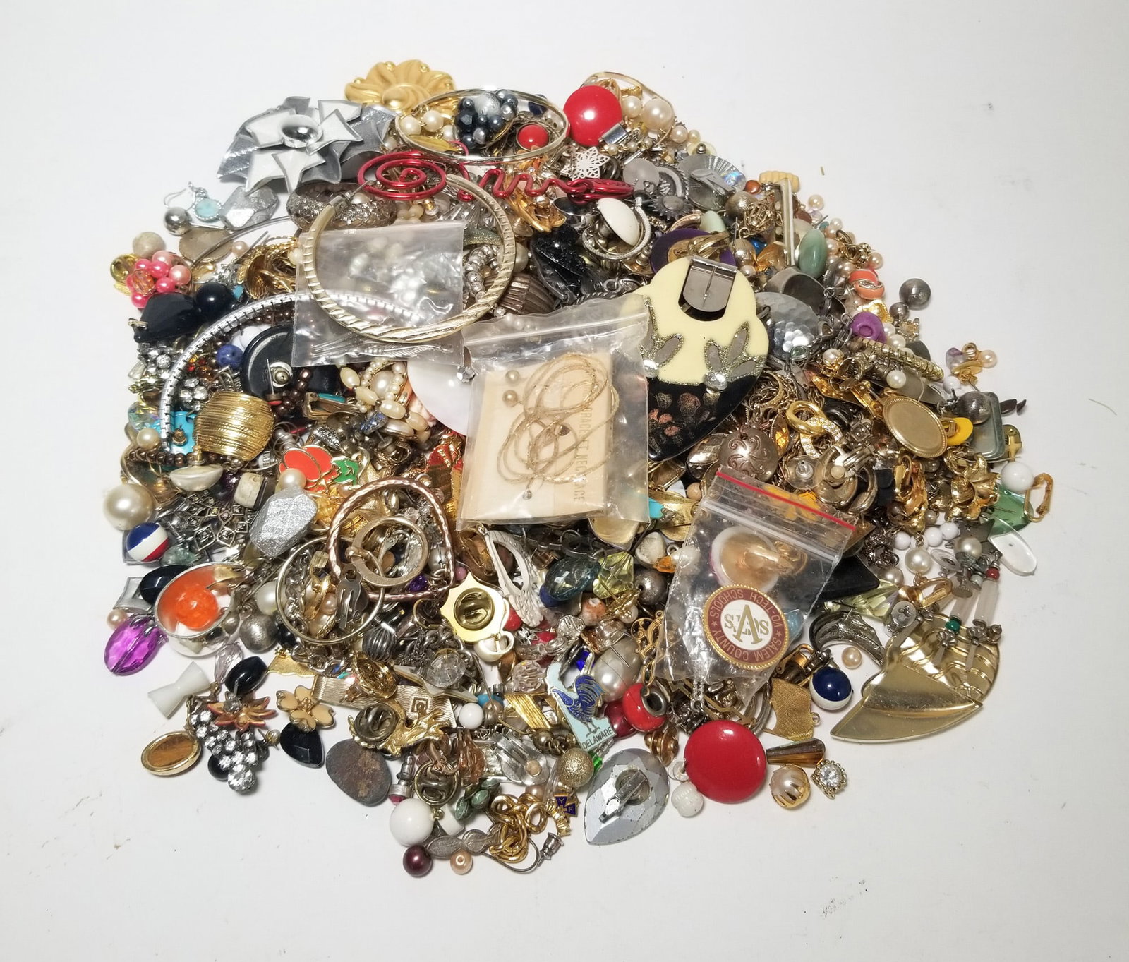Costume and Fashion Jewelry (1 of 4)