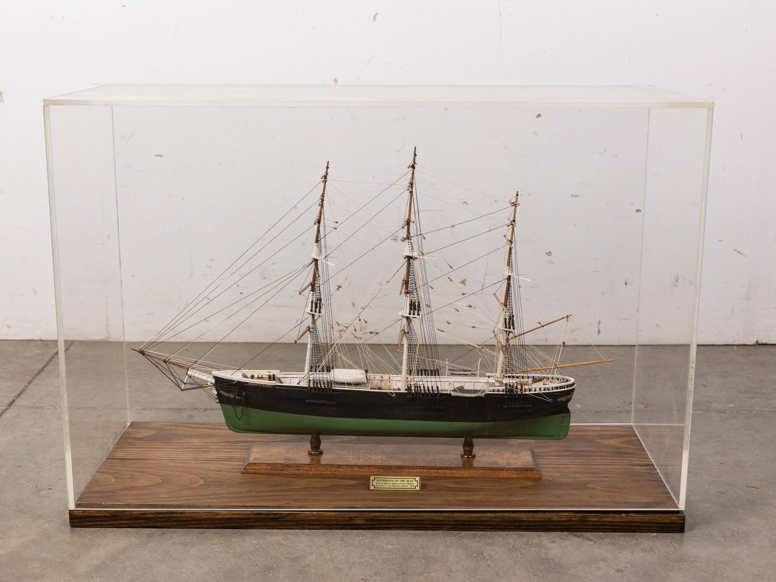 Model of the Clipper Ship "Sovereign of the Seas": Model of the Clipper Ship "Sovereign of the Seas" Size 20" x 29" x 12" [Case Size] Literature Brooks Auction – Online Auction Terms & Conditions Contact: (856) 694-2960 | info@brooks.auction