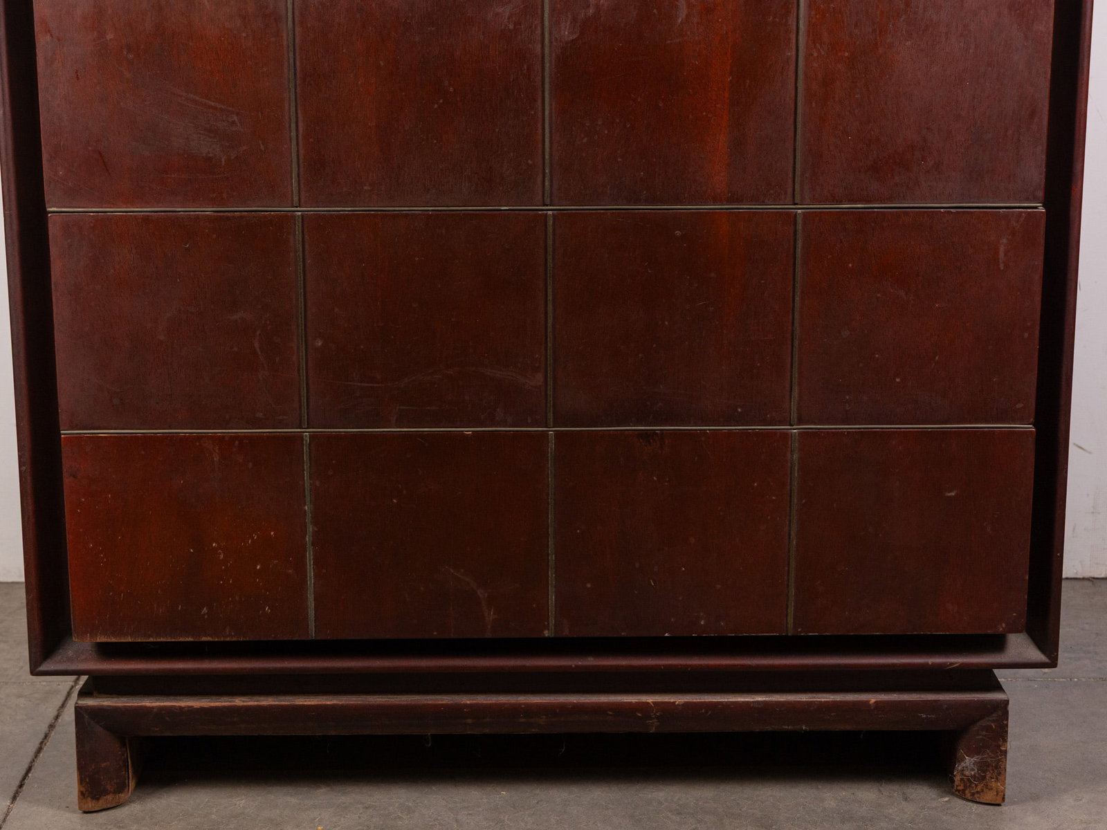 American of Martinsville Modern Walnut Chest of Drawers with Geometric Brass Inlay - 2
