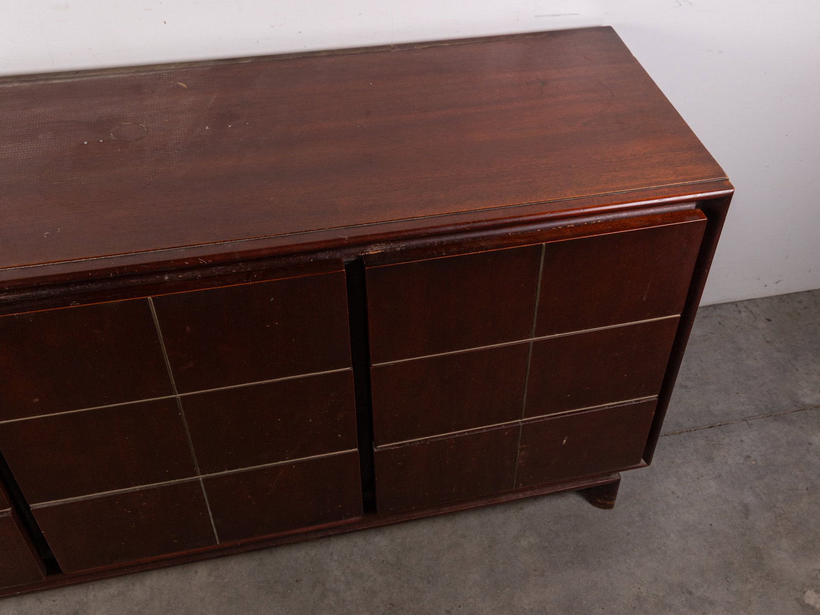 American of Martinsville Modern Walnut Chest of Drawers with Geometric Brass Inlay - 4