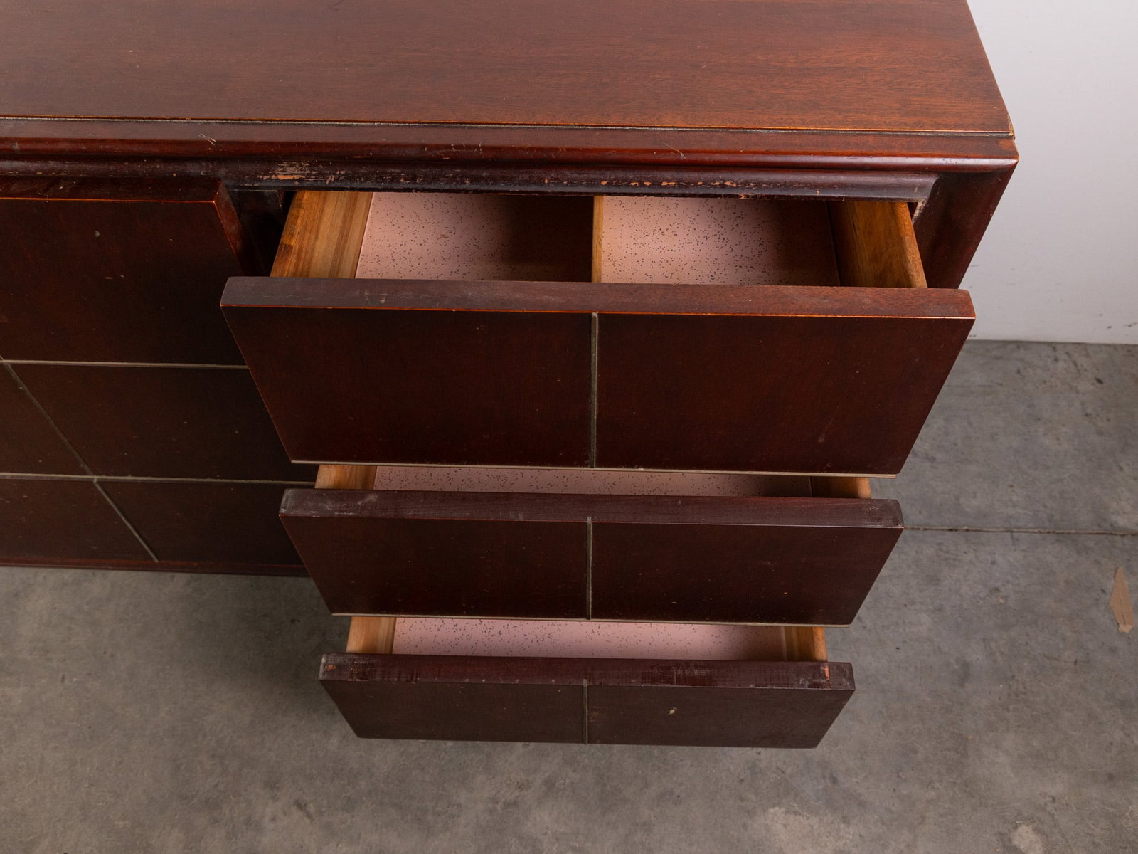 American of Martinsville Modern Walnut Chest of Drawers with Geometric Brass Inlay - 7