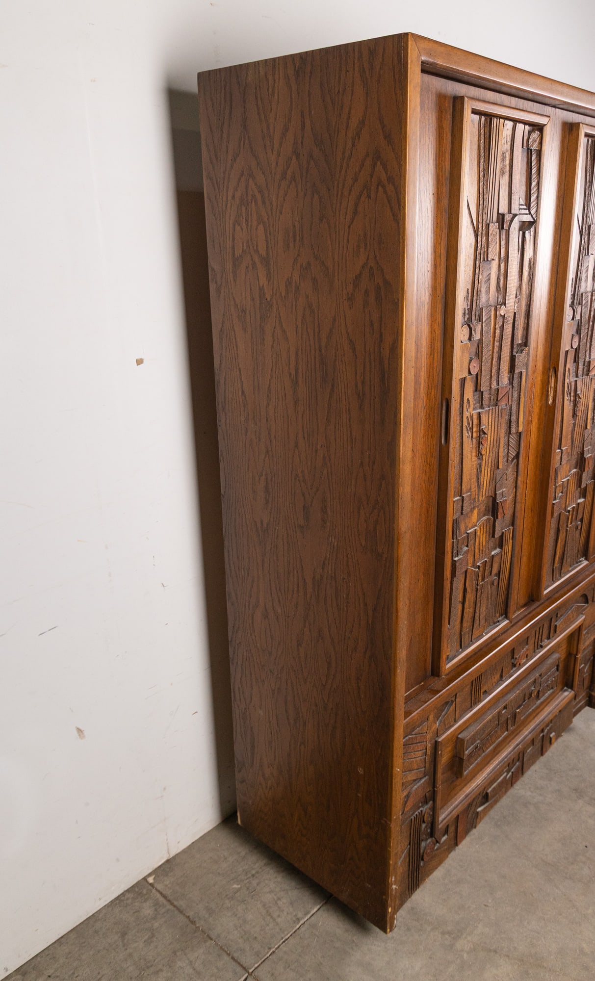 Lane Facade "Pueblo" Brutalist Wardrobe - 6