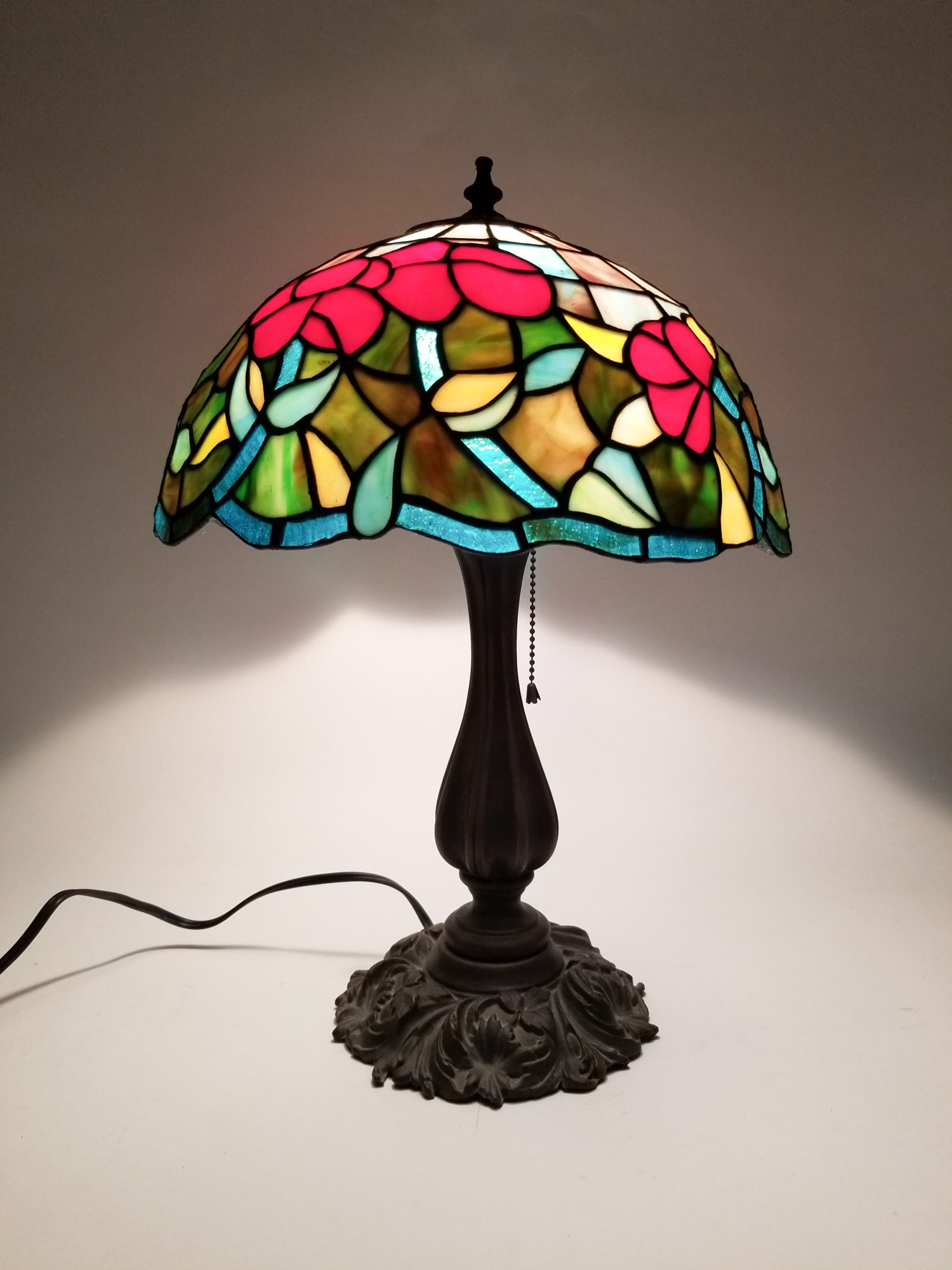 Vintage Tiffany Style Floral Leaded Glass Table Lamp - 3
