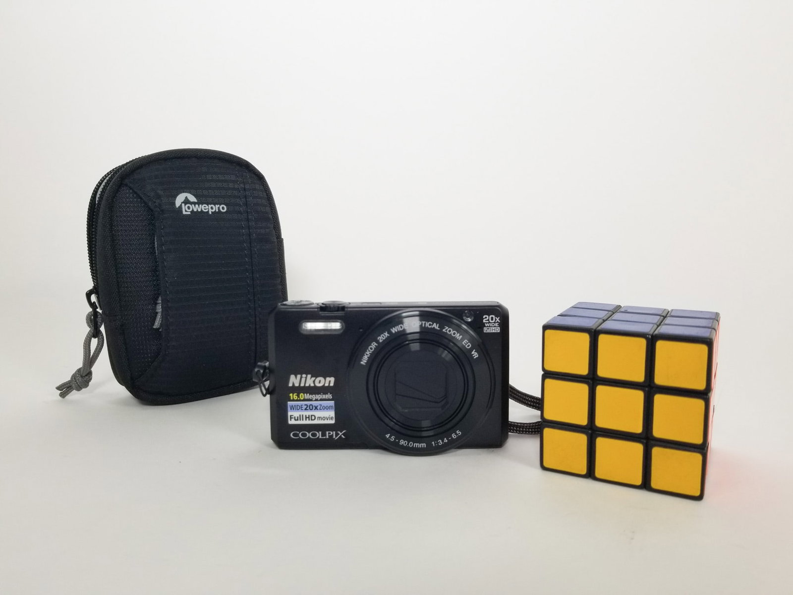 Nikon Coolpix S7000 with Case - 2