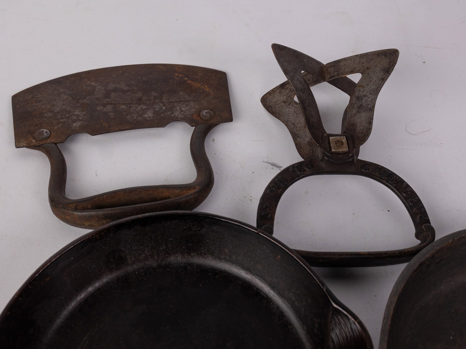 Two Small Cast Iron Frying Pans Featuring Griswold - 3
