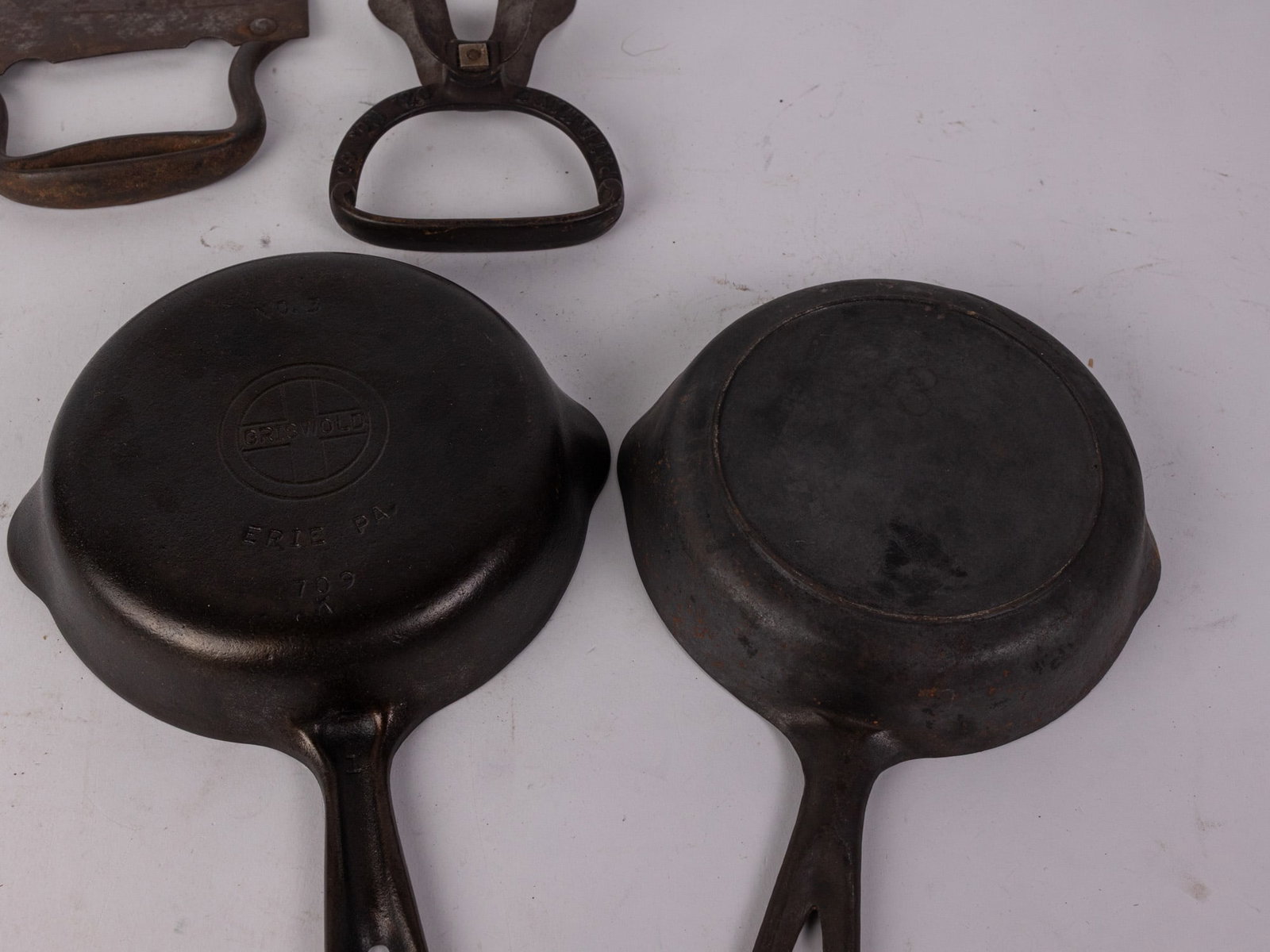 Two Small Cast Iron Frying Pans Featuring Griswold - 4