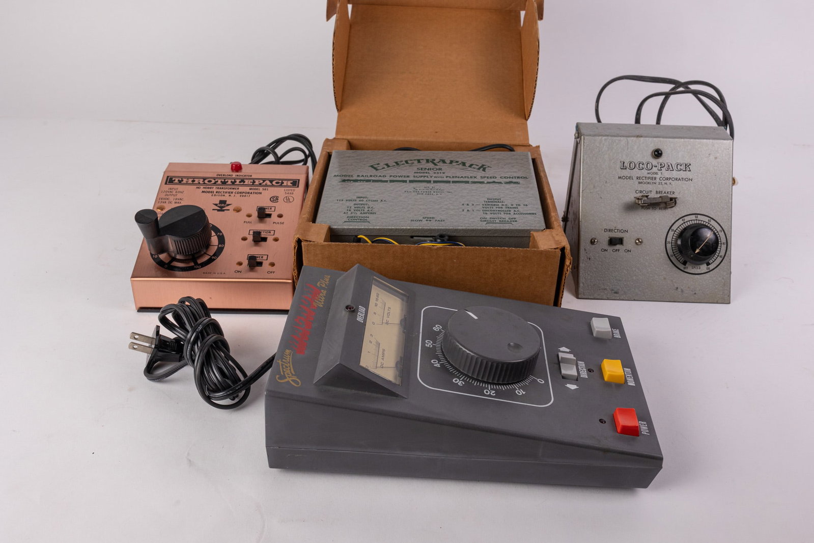 Assortment of Railway Accessories (1 of 5)