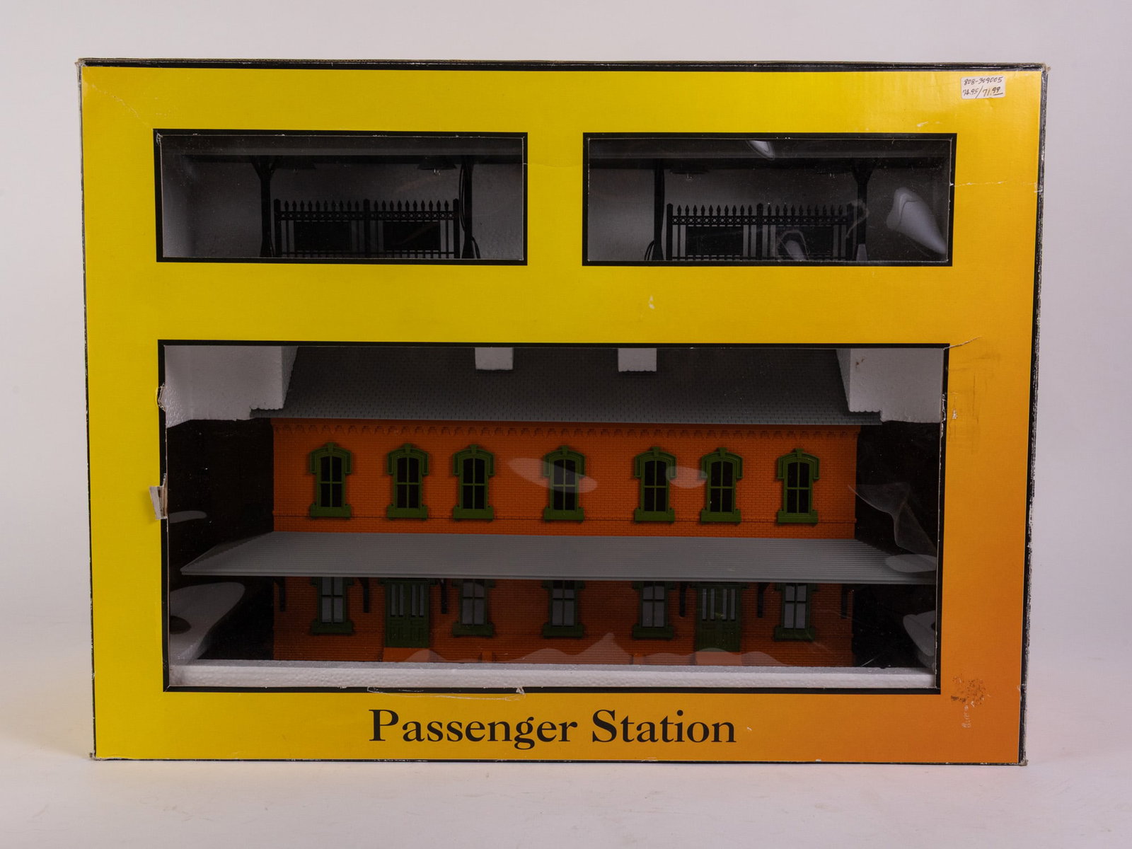 MTH RailKing Passenger Station Set 30-9005: O-Scale MTH RailKing Passenger Station Set 30-9005 Size 17" x 11" x 23" Literature Brooks Auction – Online Auction Terms & Conditions Contact: (856) 694-2960 | info@brooks.auction READ BEFORE