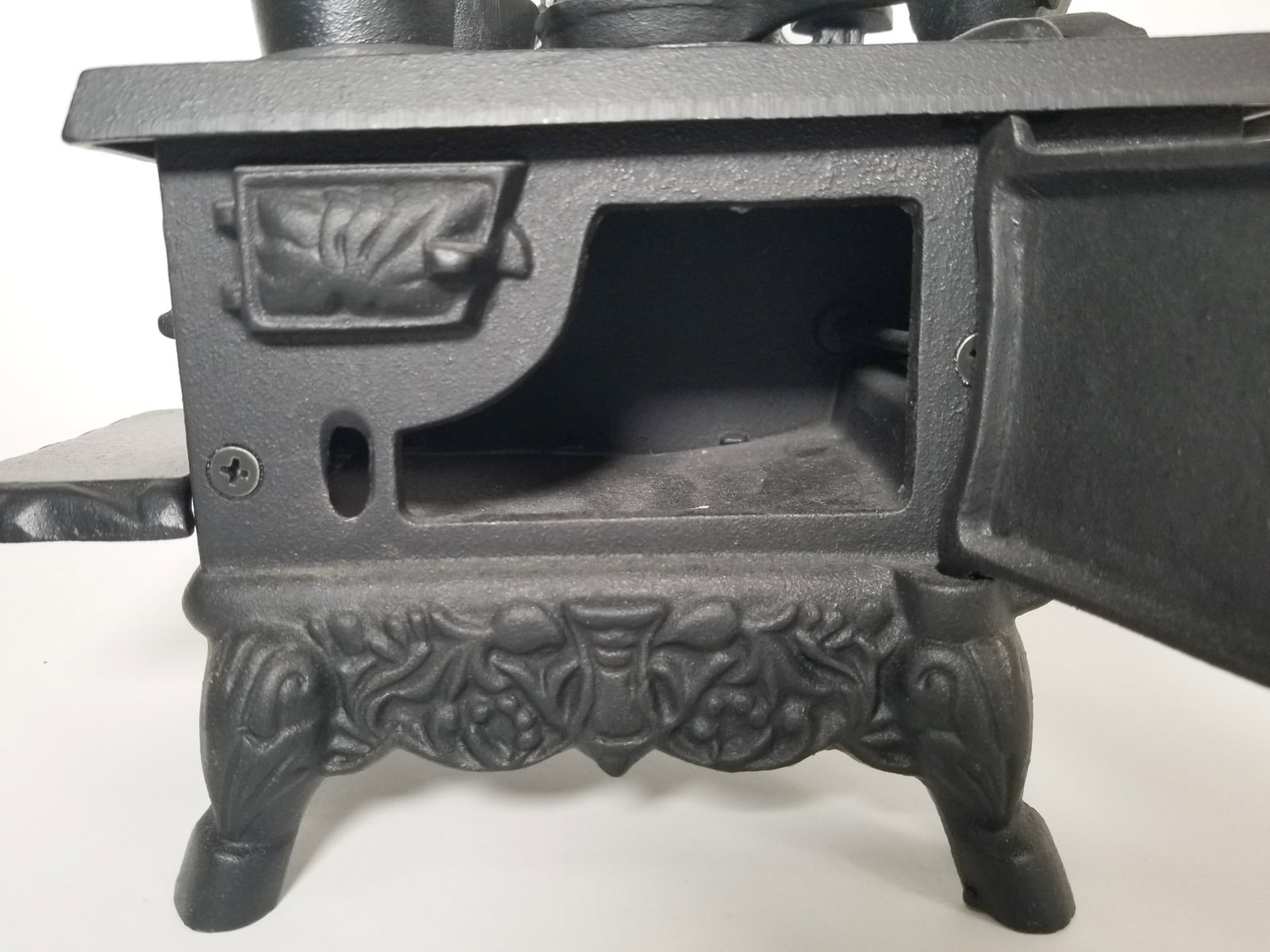 Salesman Sample Miniature Cast Iron Stove - 3