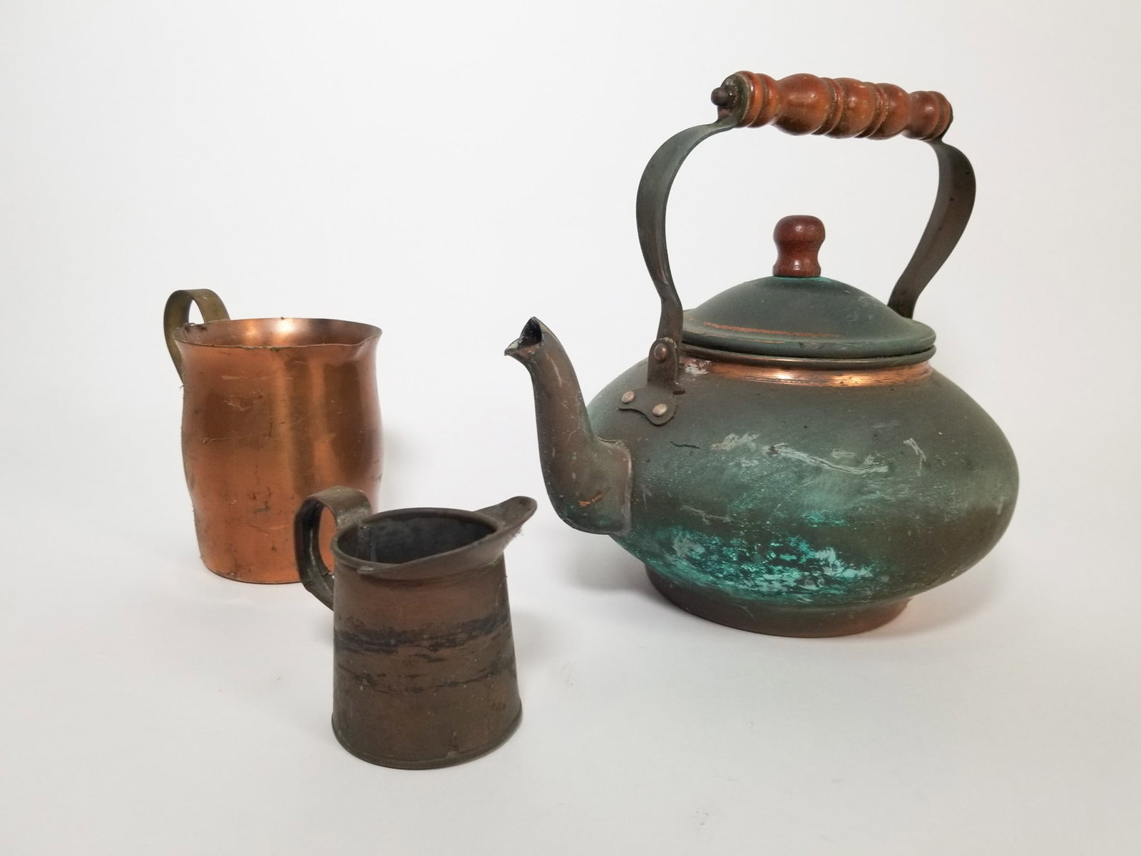 Two Vintage Copper Articles: Two Vintage Copper Articles Size 7" x 12" x 12" Literature Brooks Auction – Online Auction Terms & Conditions Contact: (856) 694-2960 | info@brooks.auction READ BEFORE YOU BID: We want you to