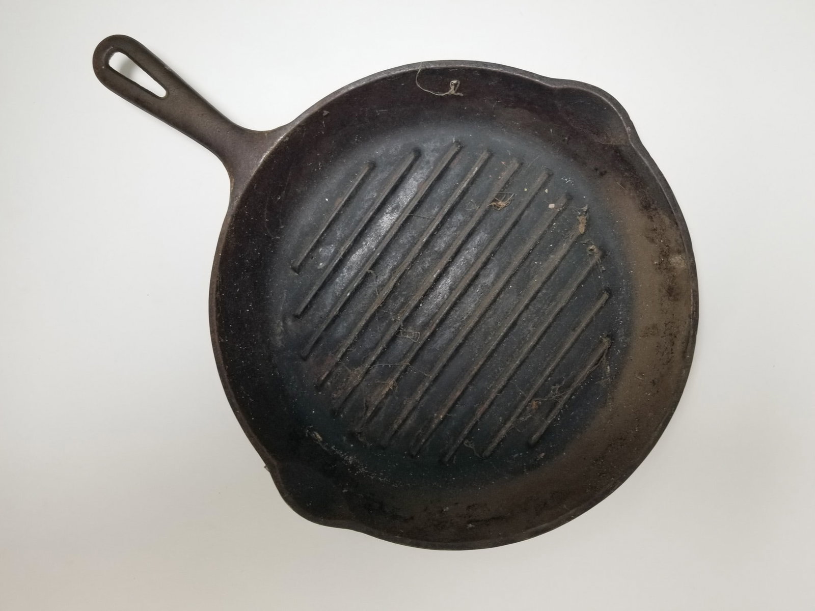 Wagner Ware 11" Cast Iron Frying Pan: Wagner Ware 11" Cast Iron Frying Pan Size 11" Literature Brooks Auction – Online Auction Terms & Conditions Contact: (856) 694-2960 | info@brooks.auction READ BEFORE YOU BID: We want you