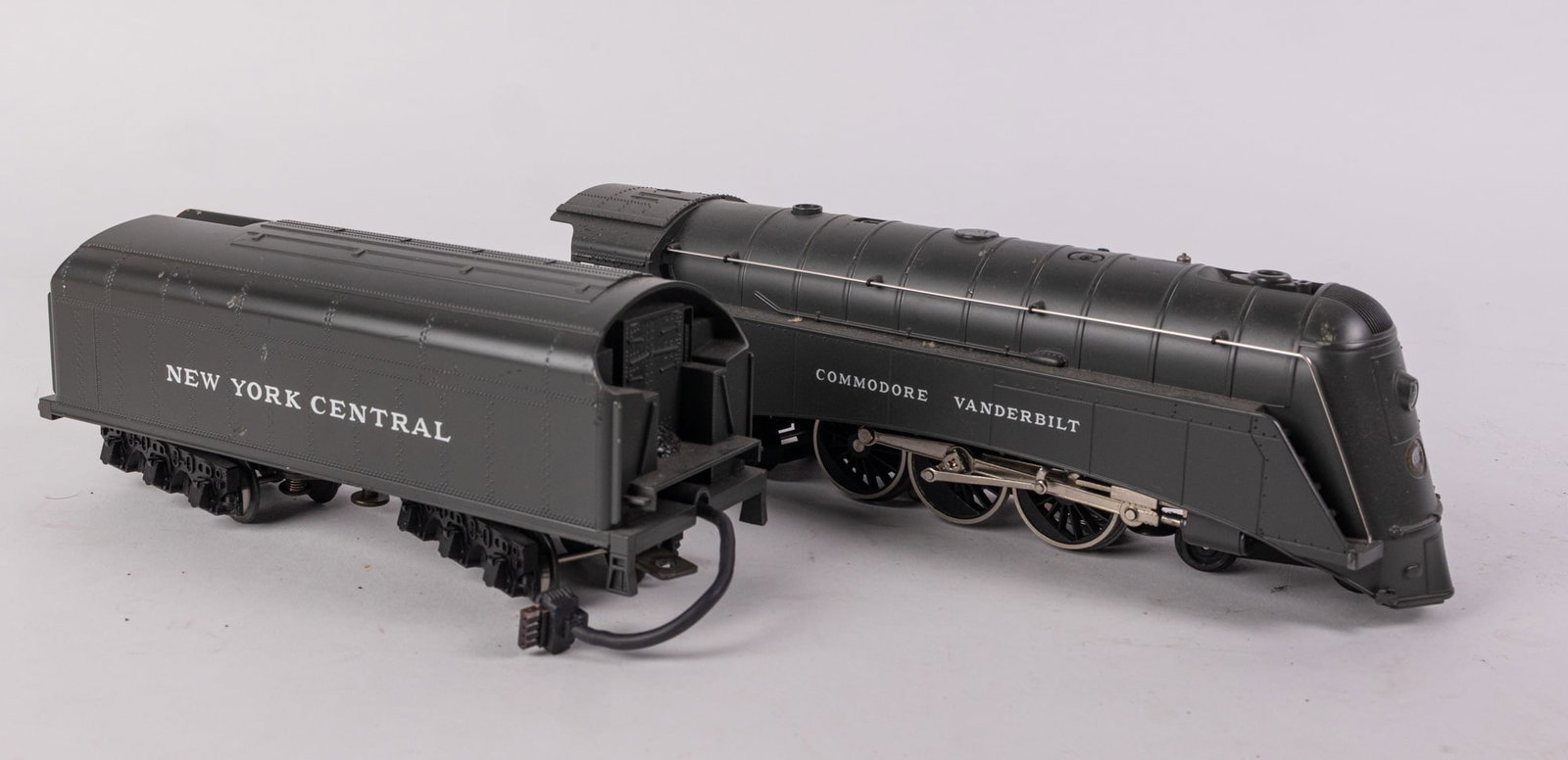 MTH RailKing NYC 464: O Gauge Commodore Vanderbilt Hudson Steam Engine Size 7" x 12" x 12" Literature Brooks Auction – Online Auction Terms & Conditions Contact: (856) 694-2960 | info@brooks.auction READ BEFORE Y
