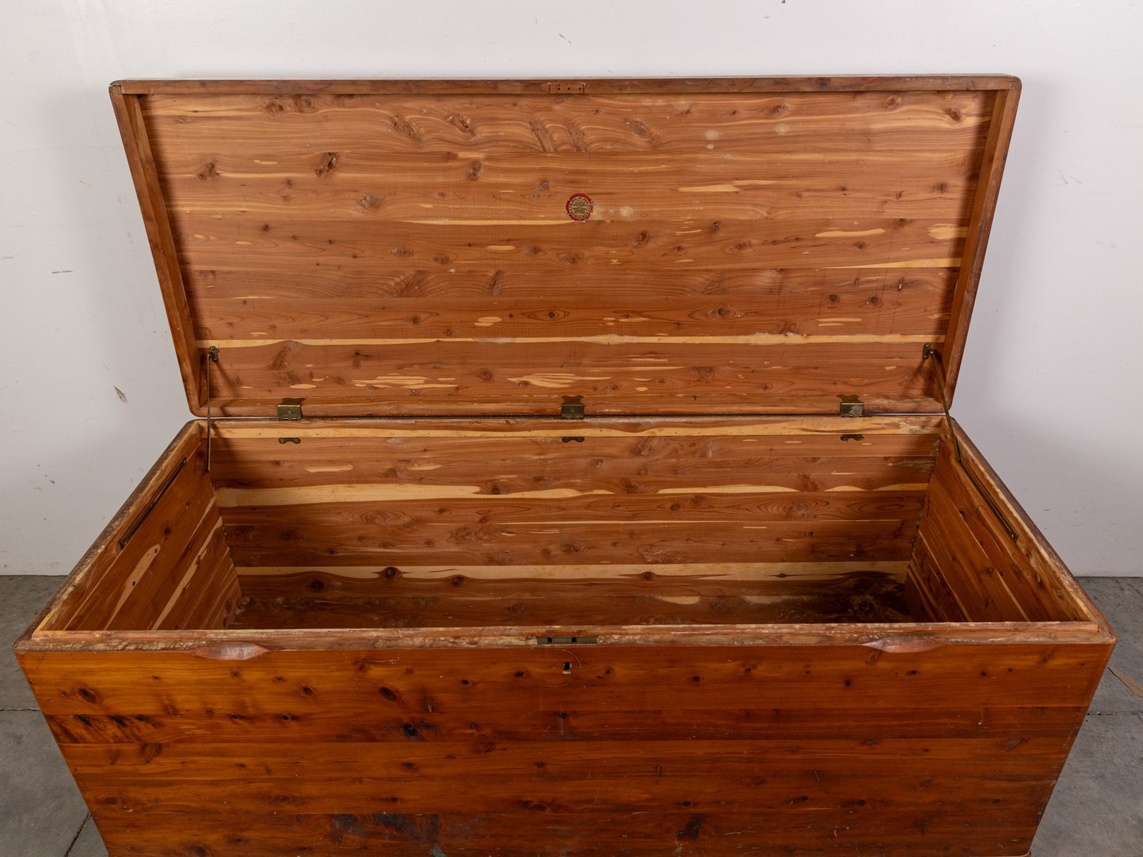 Bally Mfg. Co. Red Cedar Vintage Wooden Blanket Chest - 3