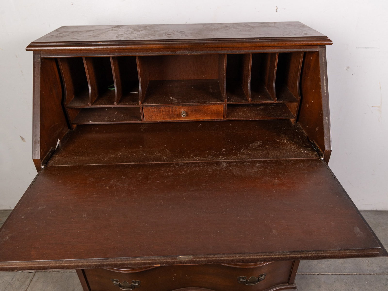 Vintage Serpentine Writing Desk - 4