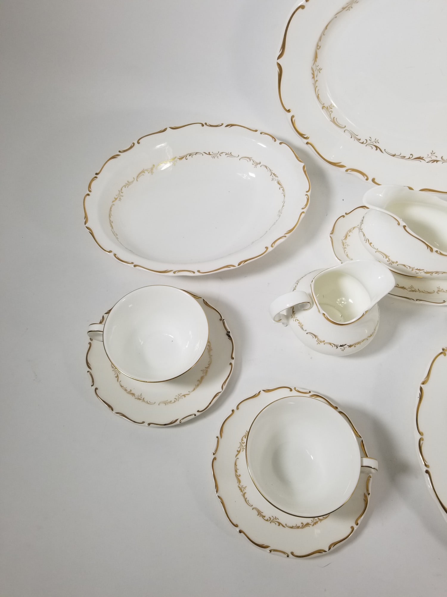 Set of Royal Doulton Richelieu China Service - 2