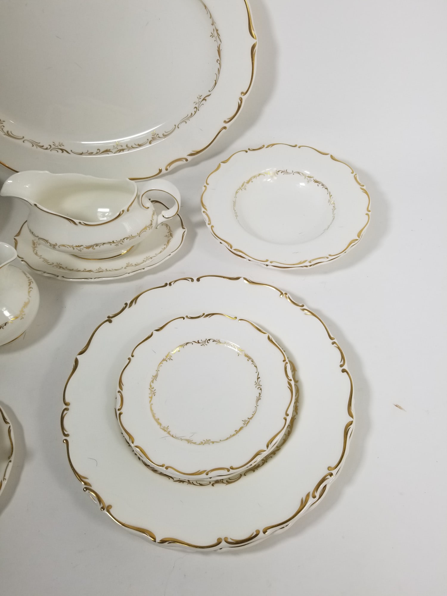 Set of Royal Doulton Richelieu China Service - 4