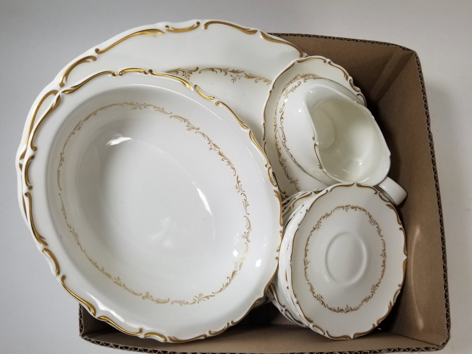 Set of Royal Doulton Richelieu China Service - 5