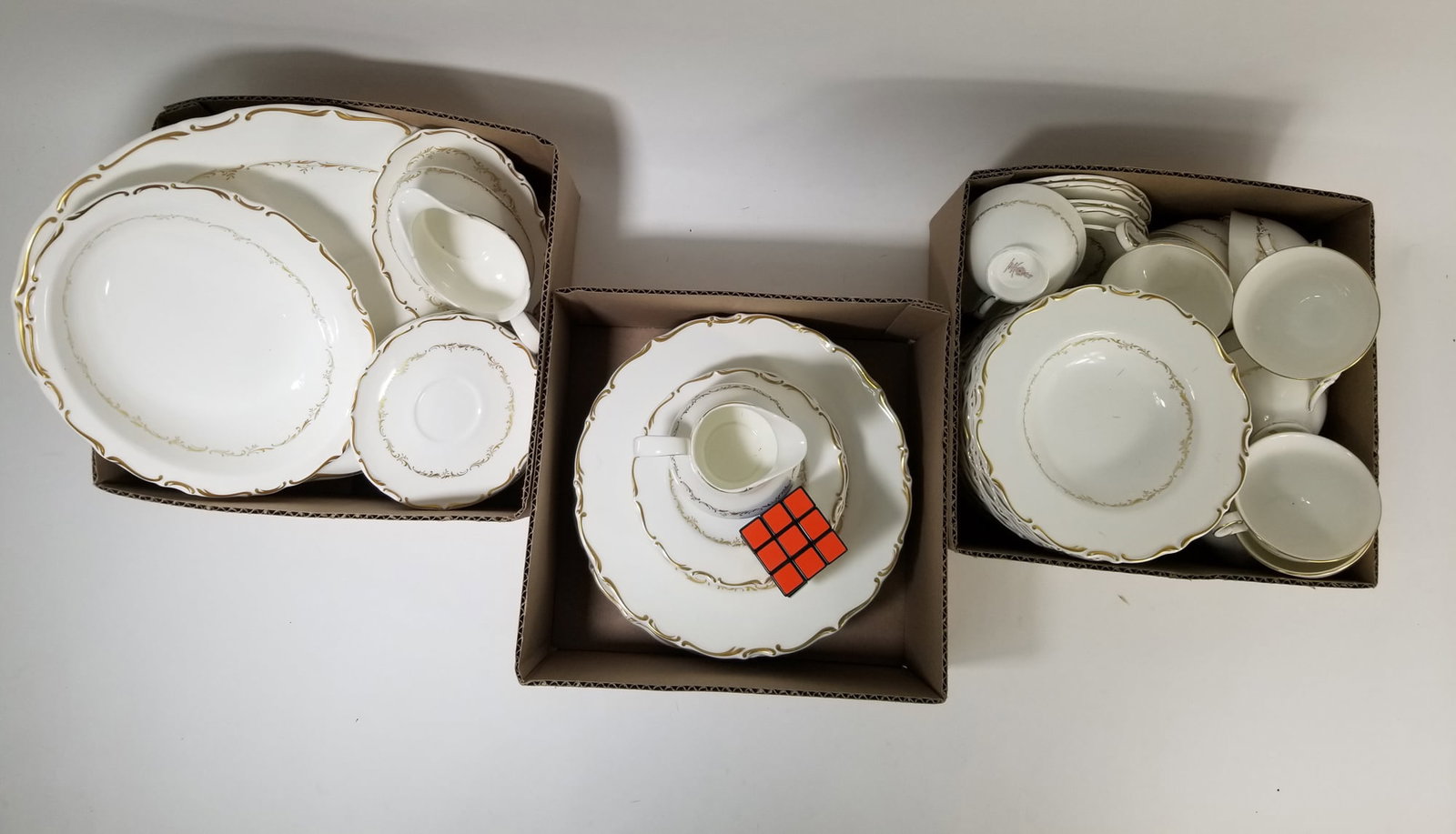 Set of Royal Doulton Richelieu China Service - 8