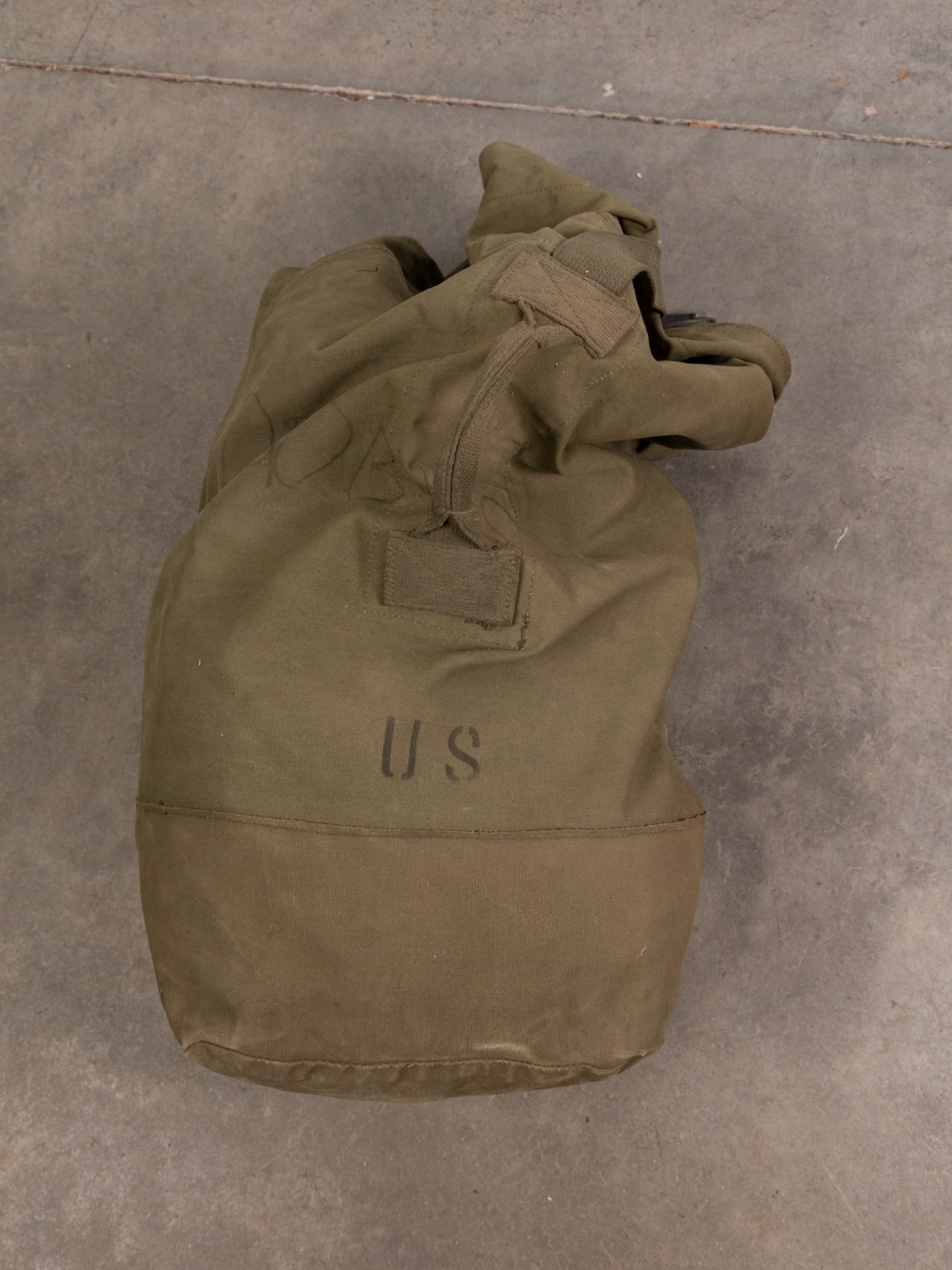 Vintage US Military Uniform in Canvas Bag: Vintage US Military Uniform in Canvas Bag Literature Brooks Auction – Online Auction Terms & Conditions Contact: (856) 694-2960 | info@brooks.auction READ BEFORE YOU BID: We want you to feel