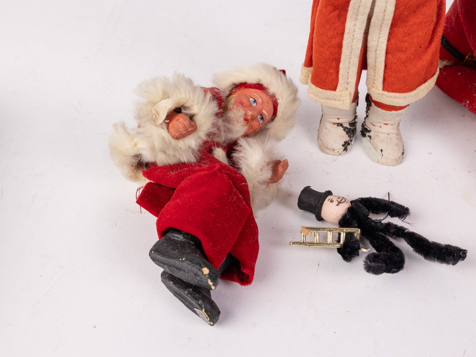 Vintage Santa Claus Figurines - 3