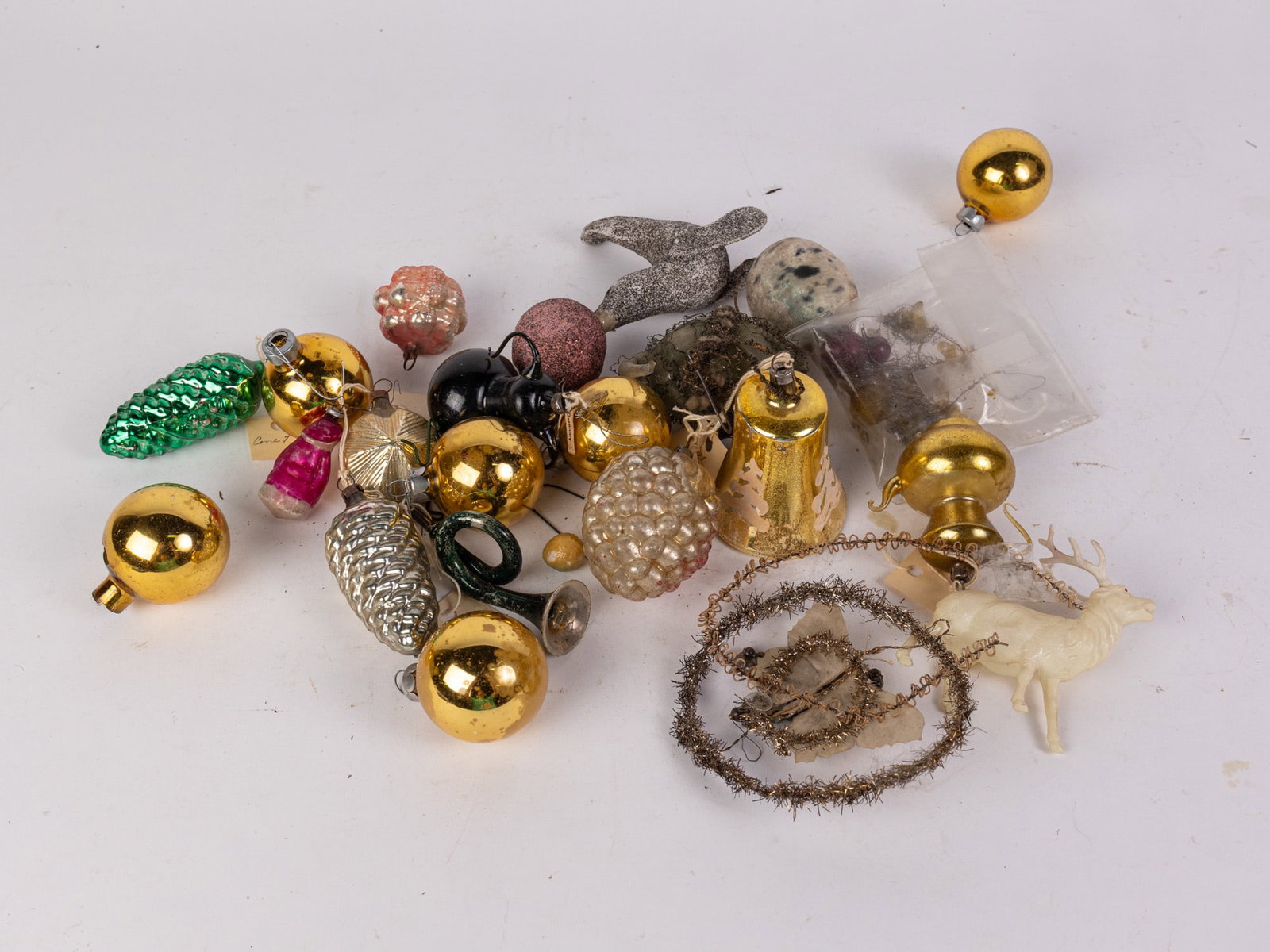 Vintage and Antique Christmas Decorations: Vintage and Antique Christmas Decorations Size 7" x 12" x 12" Literature Brooks Auction – Online Auction Terms & Conditions Contact: (856) 694-2960 | info@brooks.auction READ BEFORE YOU BID: We