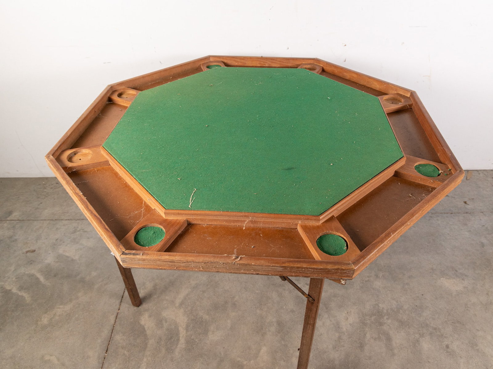 Kestell Folding Poker Table - 2