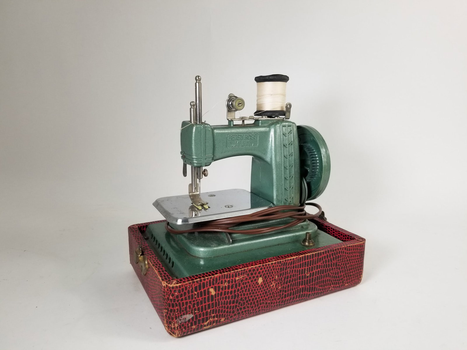 Vintage Betsy Ross Electric Toy Sewing Machine with Case - 3