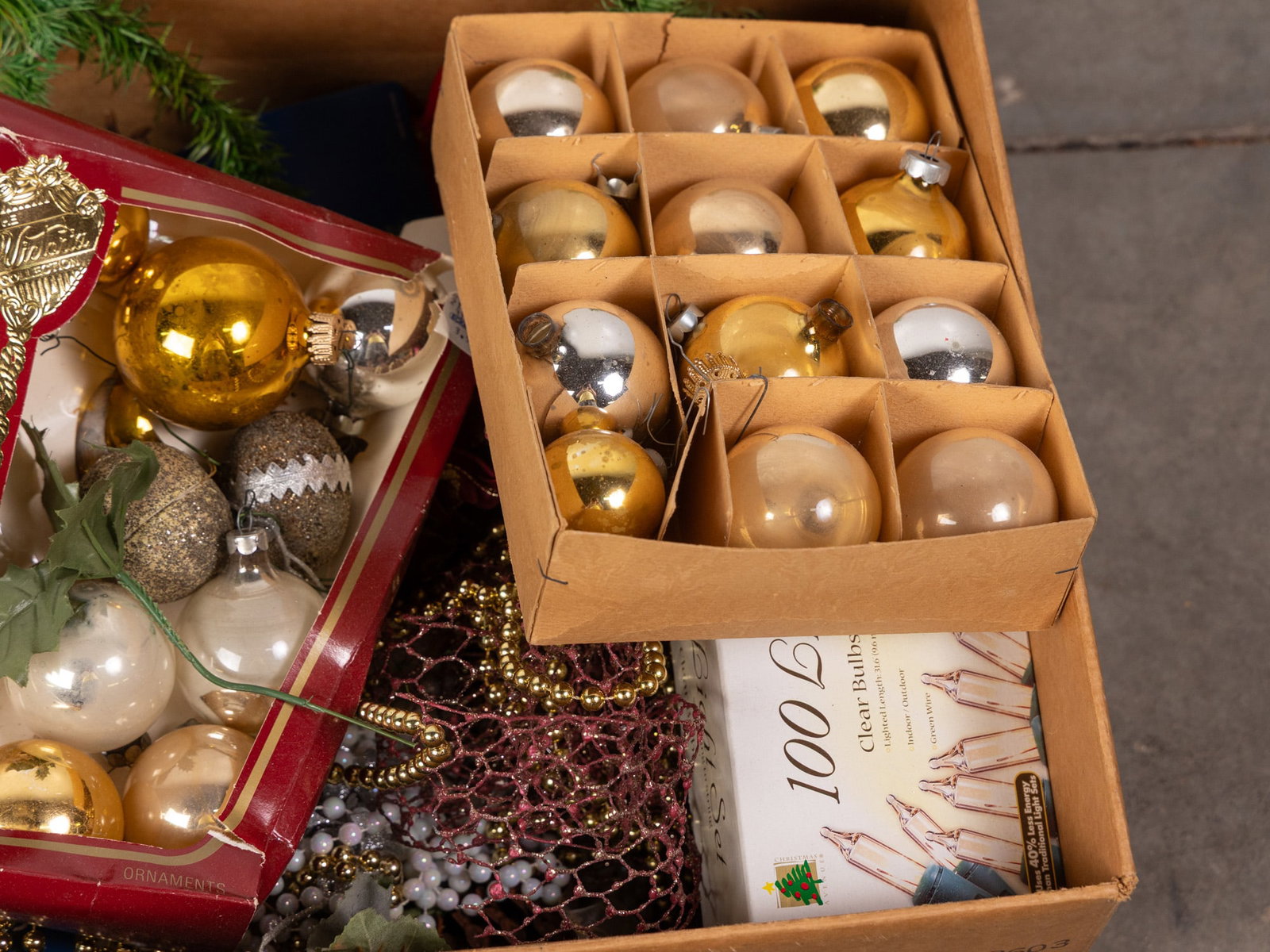Lot of Contemporary Christmas Decorations - 3