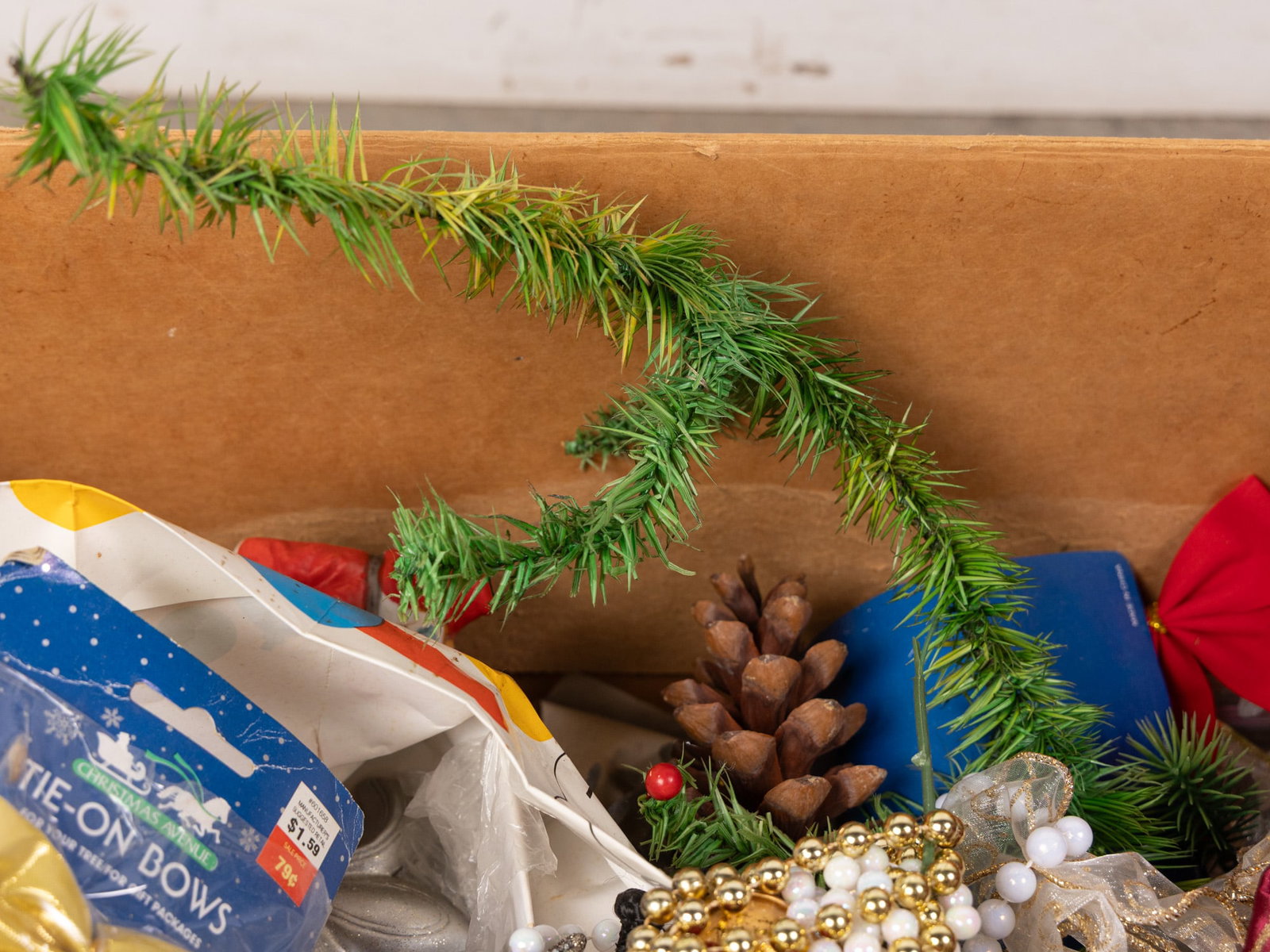 Lot of Contemporary Christmas Decorations - 5