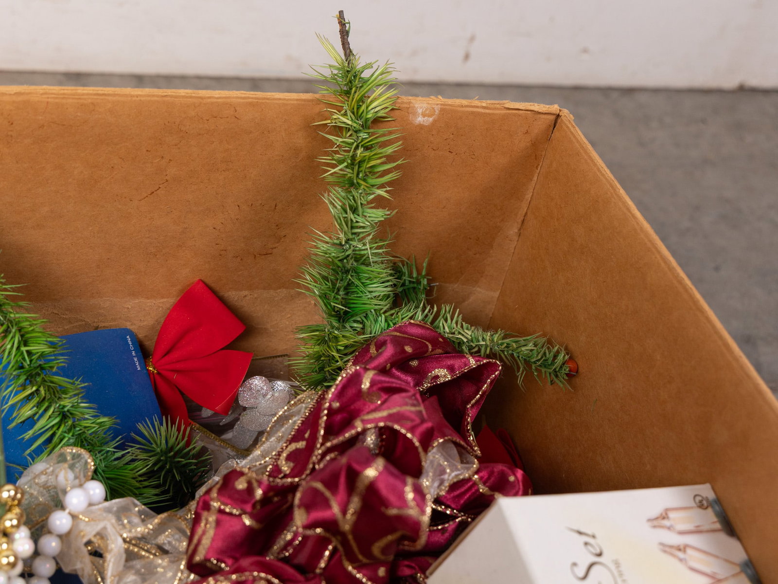 Lot of Contemporary Christmas Decorations - 6