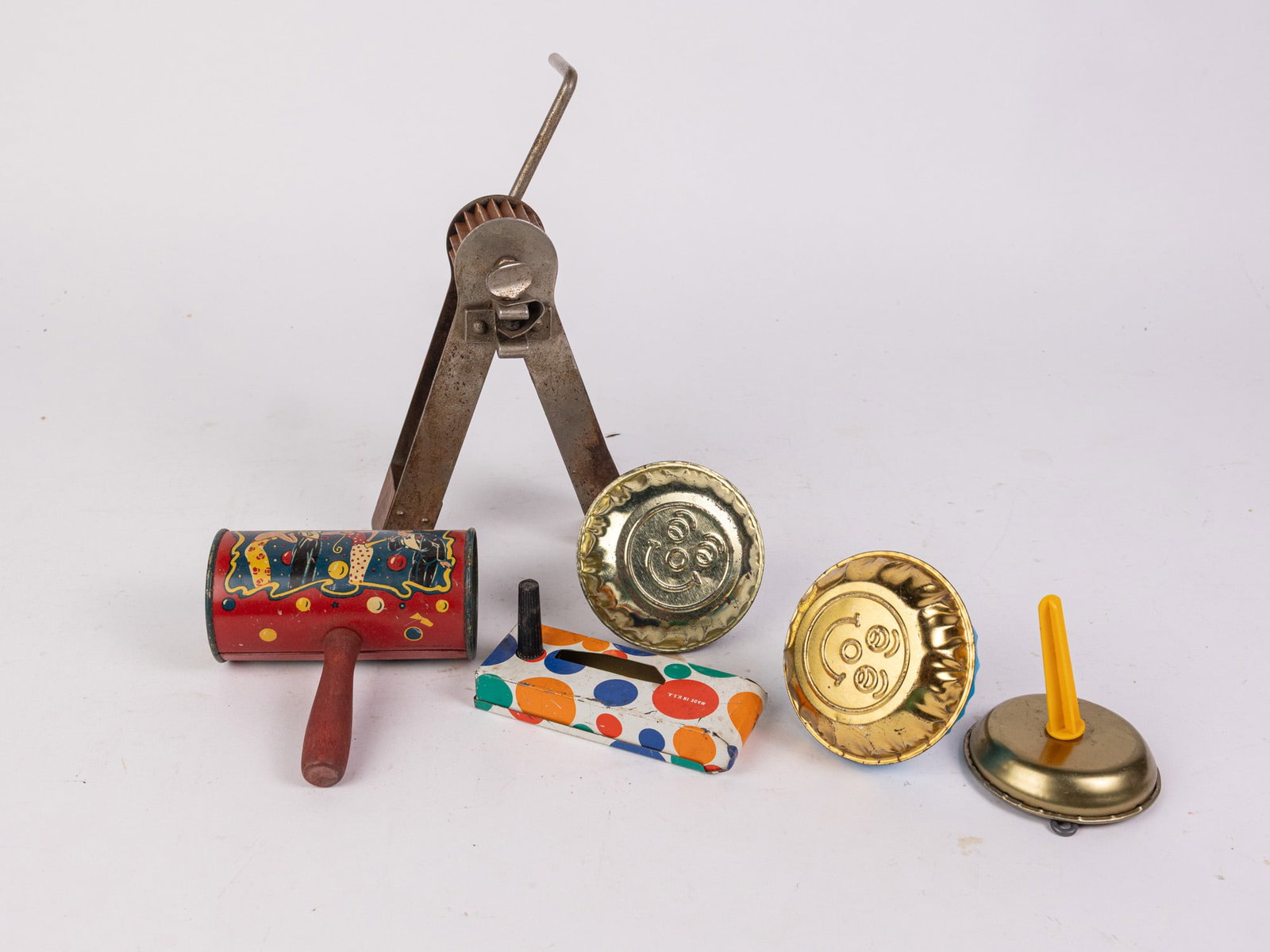 Assortment of Vintage Noisemaker Toys: Assortment of Vintage Noisemaker Toys Size 7" x 12" x 12" Literature Brooks Auction – Online Auction Terms & Conditions Contact: (856) 694-2960 | info@brooks.auction READ BEFORE YOU BID: We