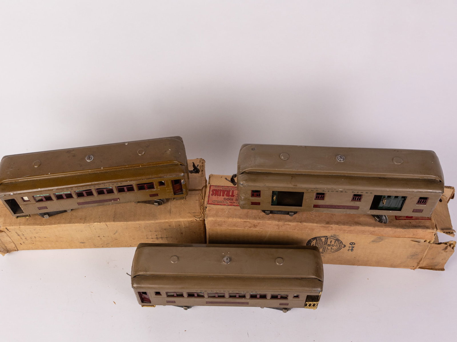 Three Vintage Lionel Passenger Cars - 5