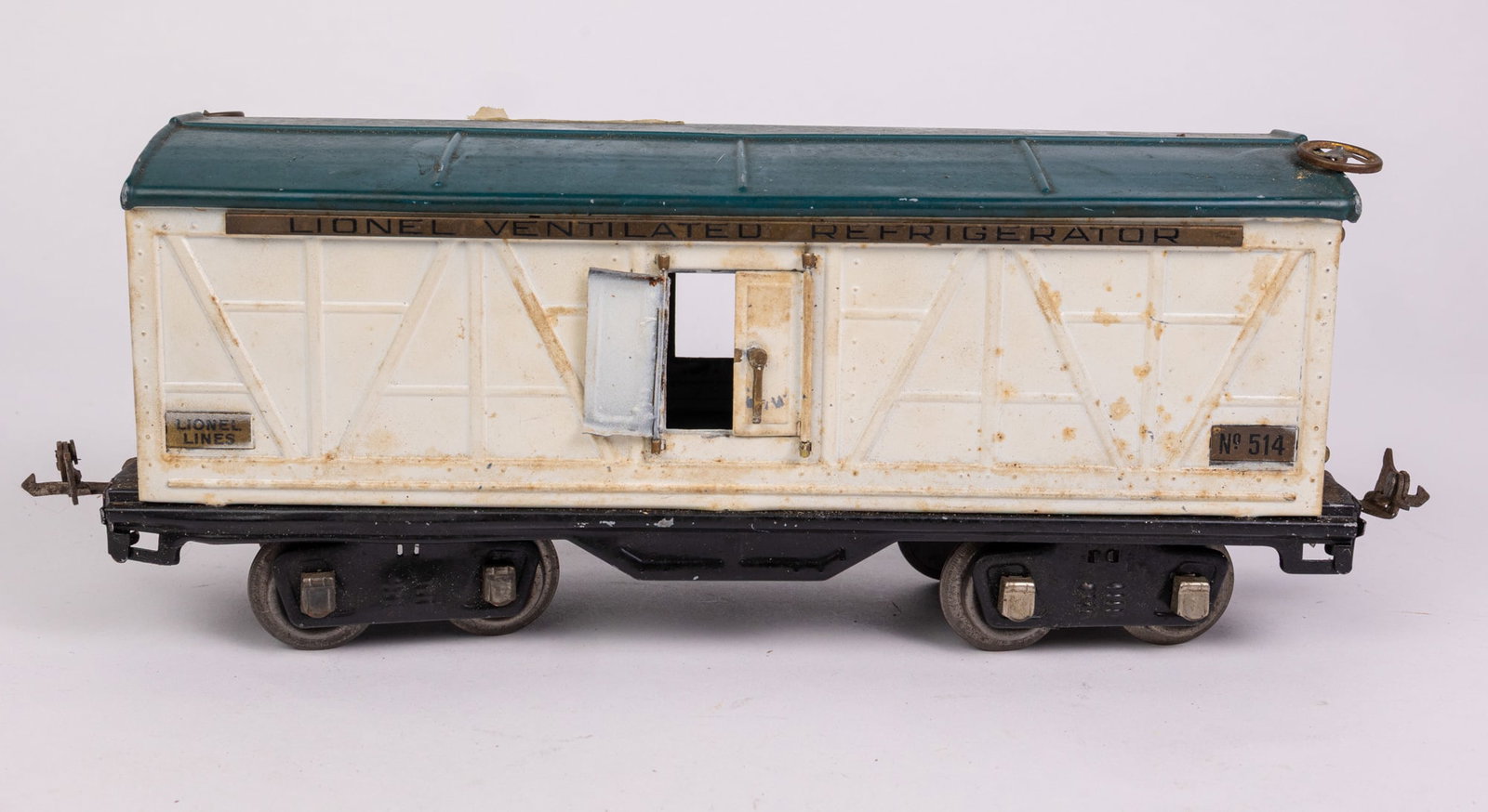 Lionel No. 8 Locomotive and Lionel No. 514 Ventilated Refrigerator Car - 6