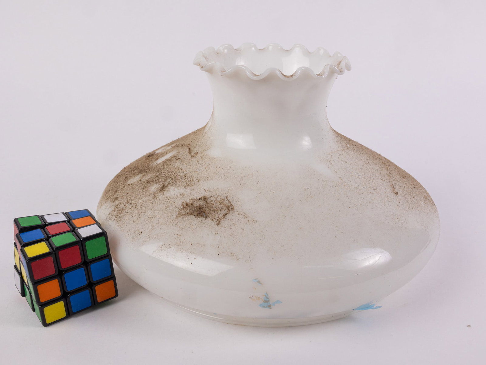 Aladdin Ruffled Milk Glass Lamp Shade - 2