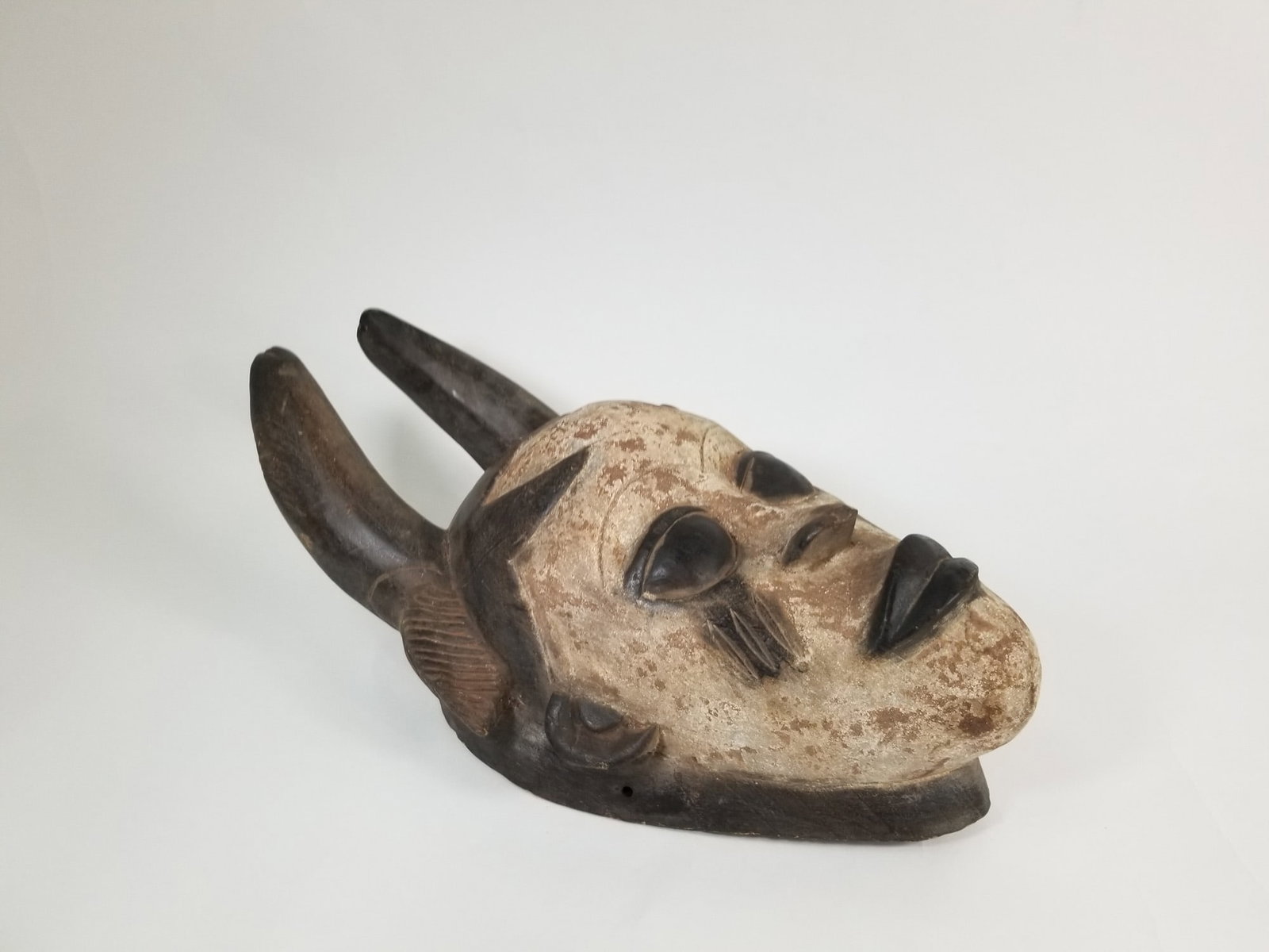 Carved Wooden Souvenir Decorative African Mask - 3