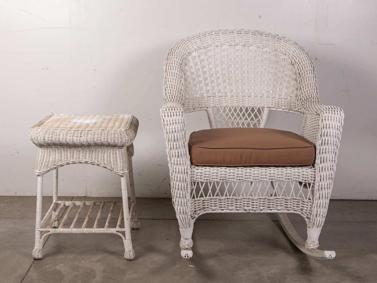 Pair of White Wicker Rockers with Side Table (1 of 6)