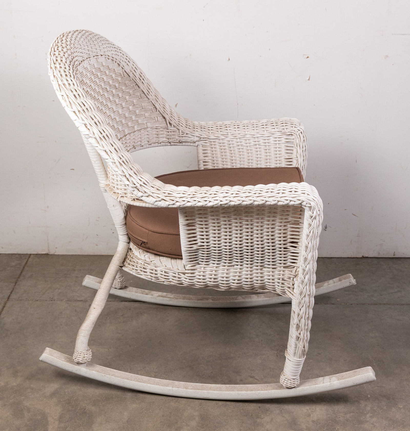 Pair of White Wicker Rockers with Side Table - 6
