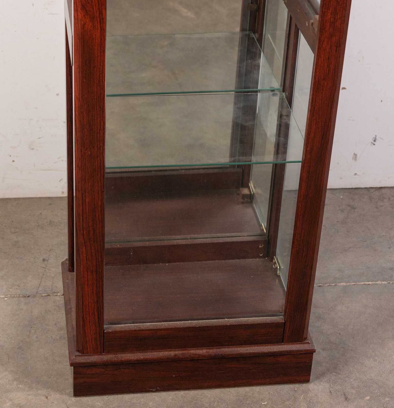 Vintage Glass Front Lighted Curio Cabinet - 3