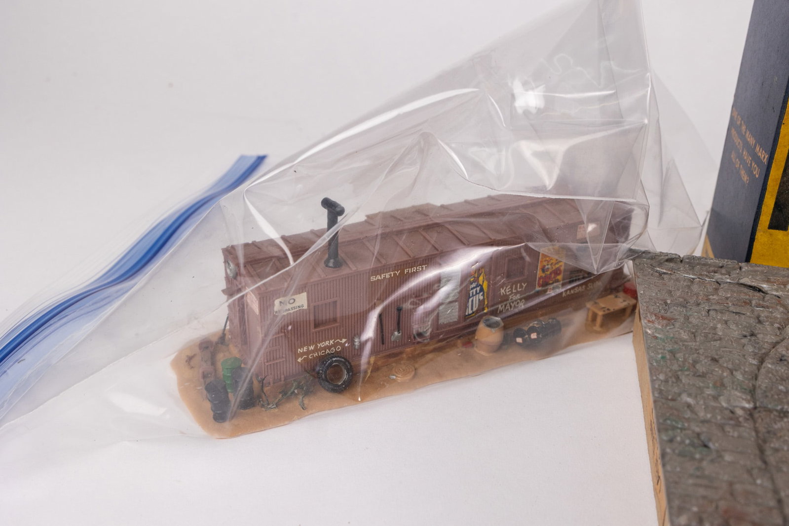 Assorted Vintage Model Train Accessories - 3