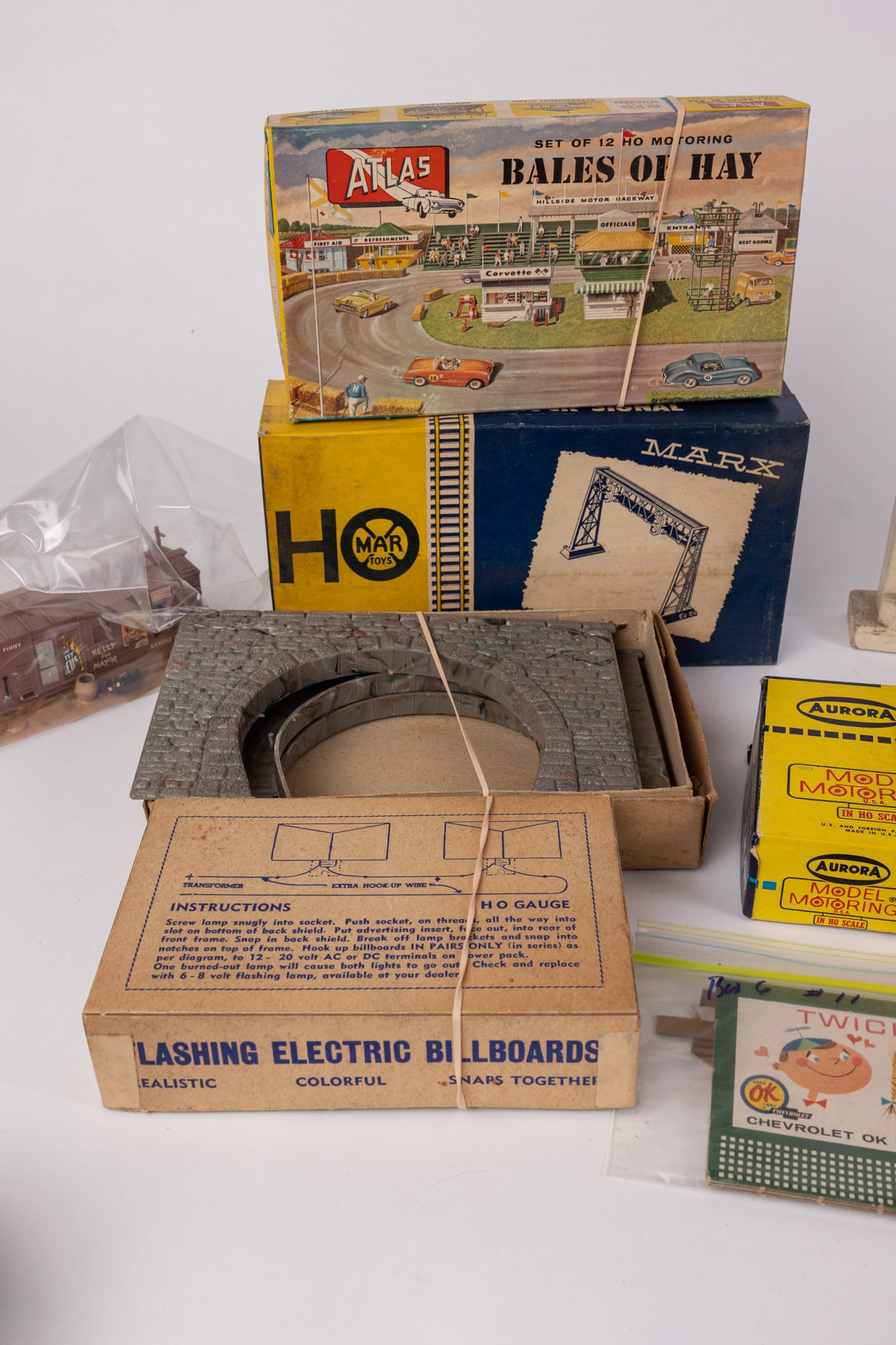 Assorted Vintage Model Train Accessories - 4
