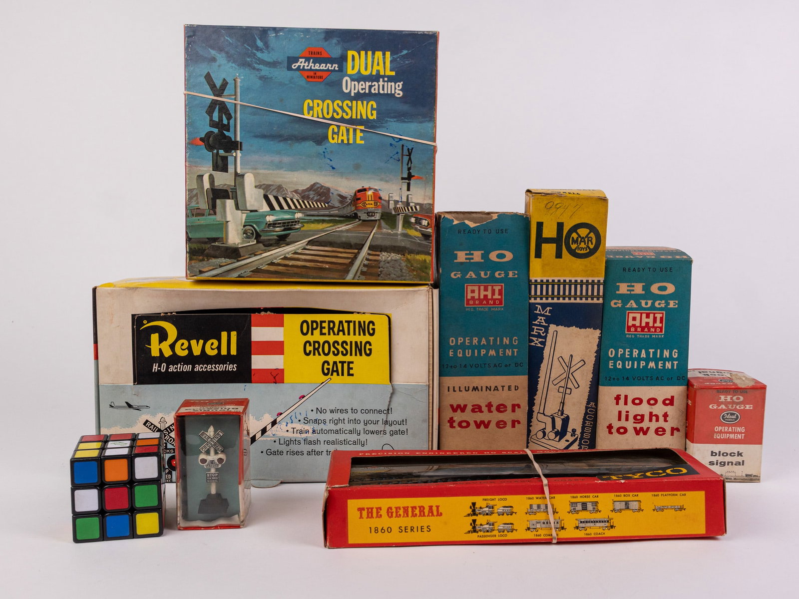 Assorted Vintage Model Train Accessories - 2