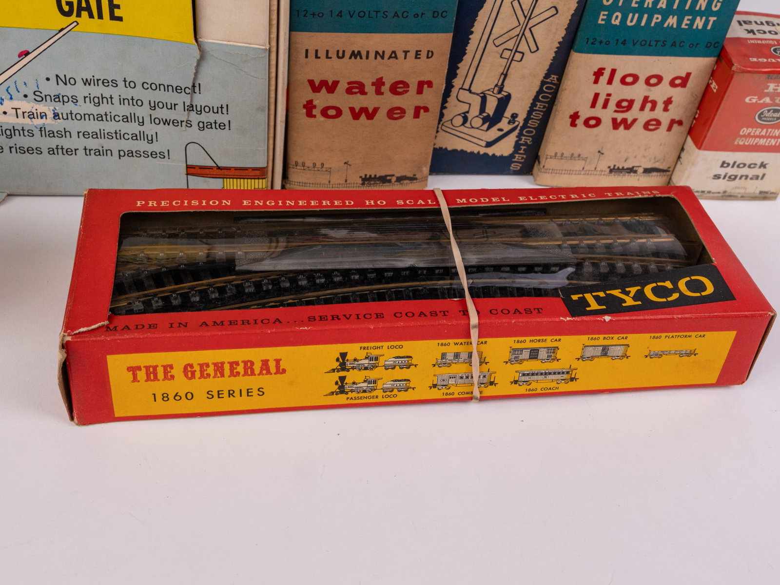 Assorted Vintage Model Train Accessories - 4