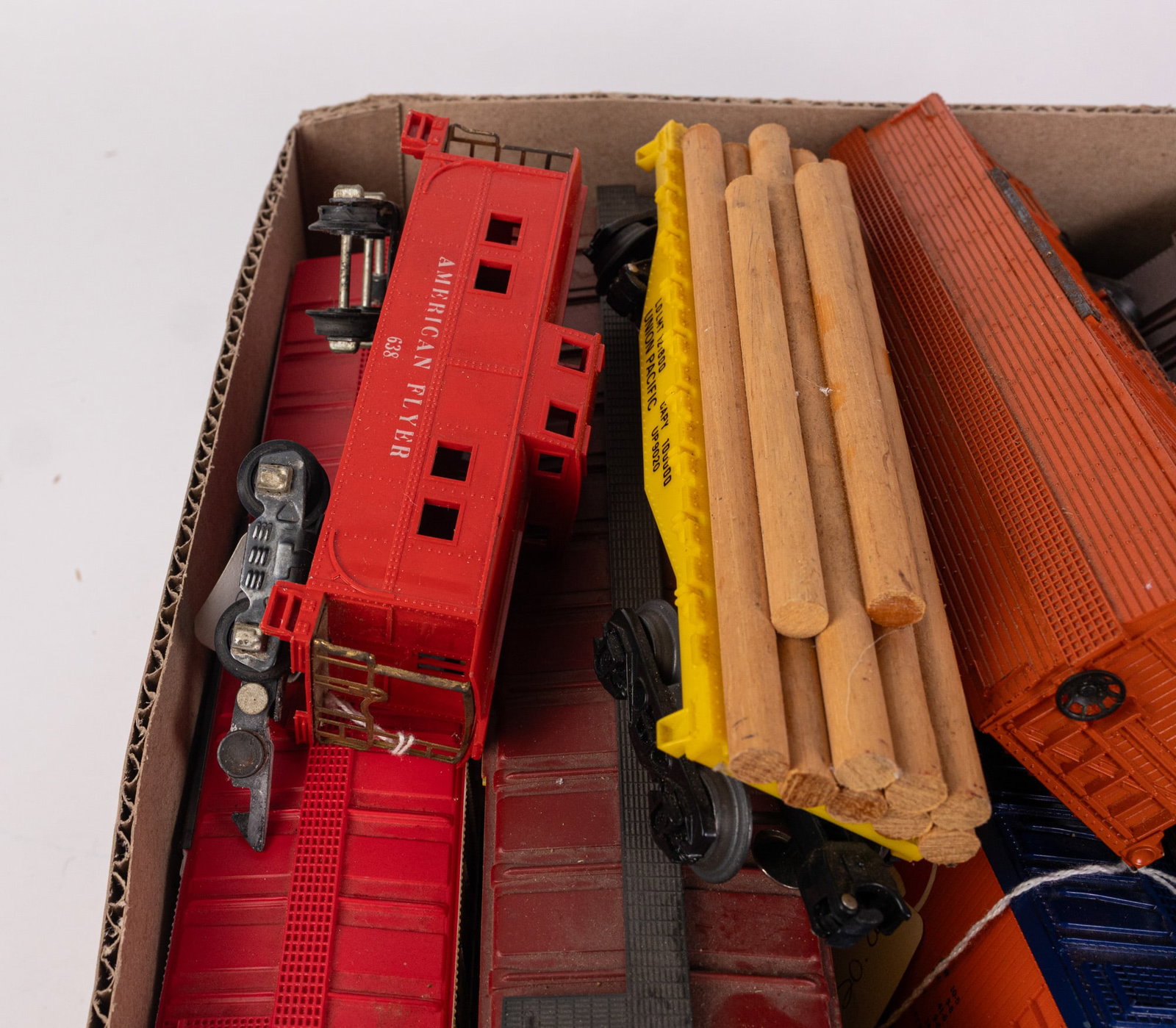 Lot of Assorted Vintage Model Railroad Train Cars Featuring Lionel - 2