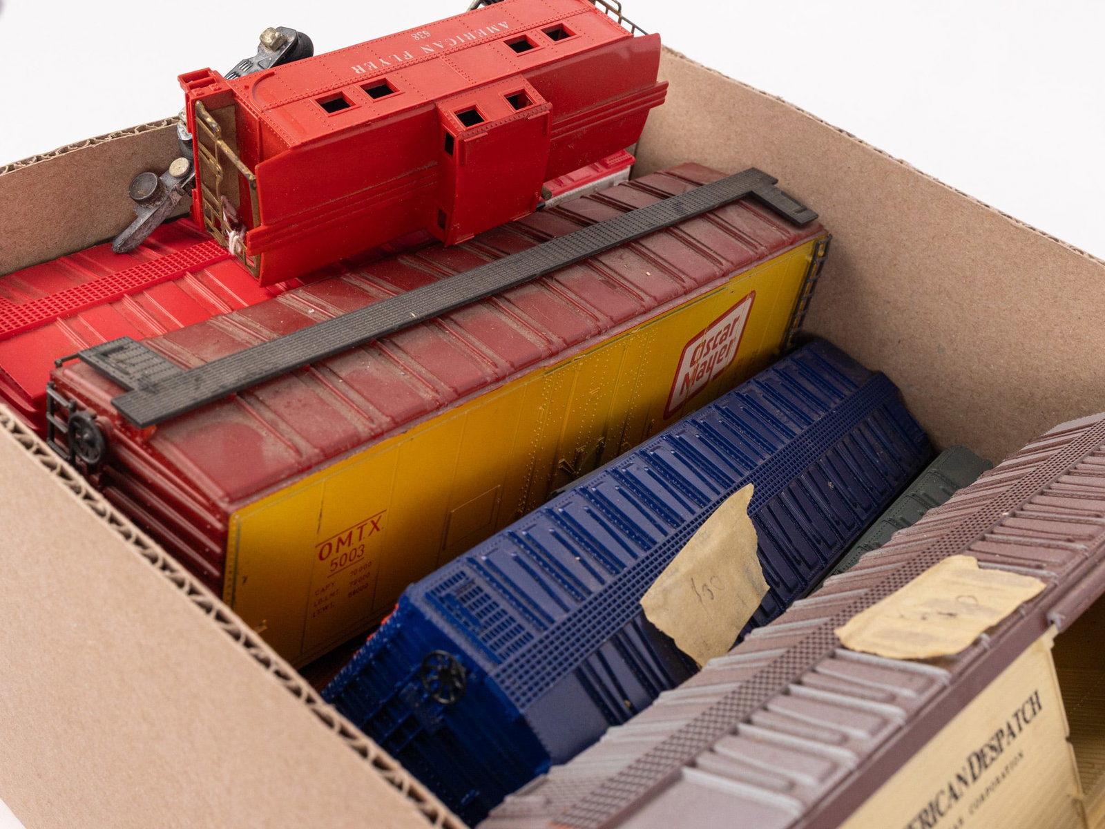 Lot of Assorted Vintage Model Railroad Train Cars Featuring Lionel - 4