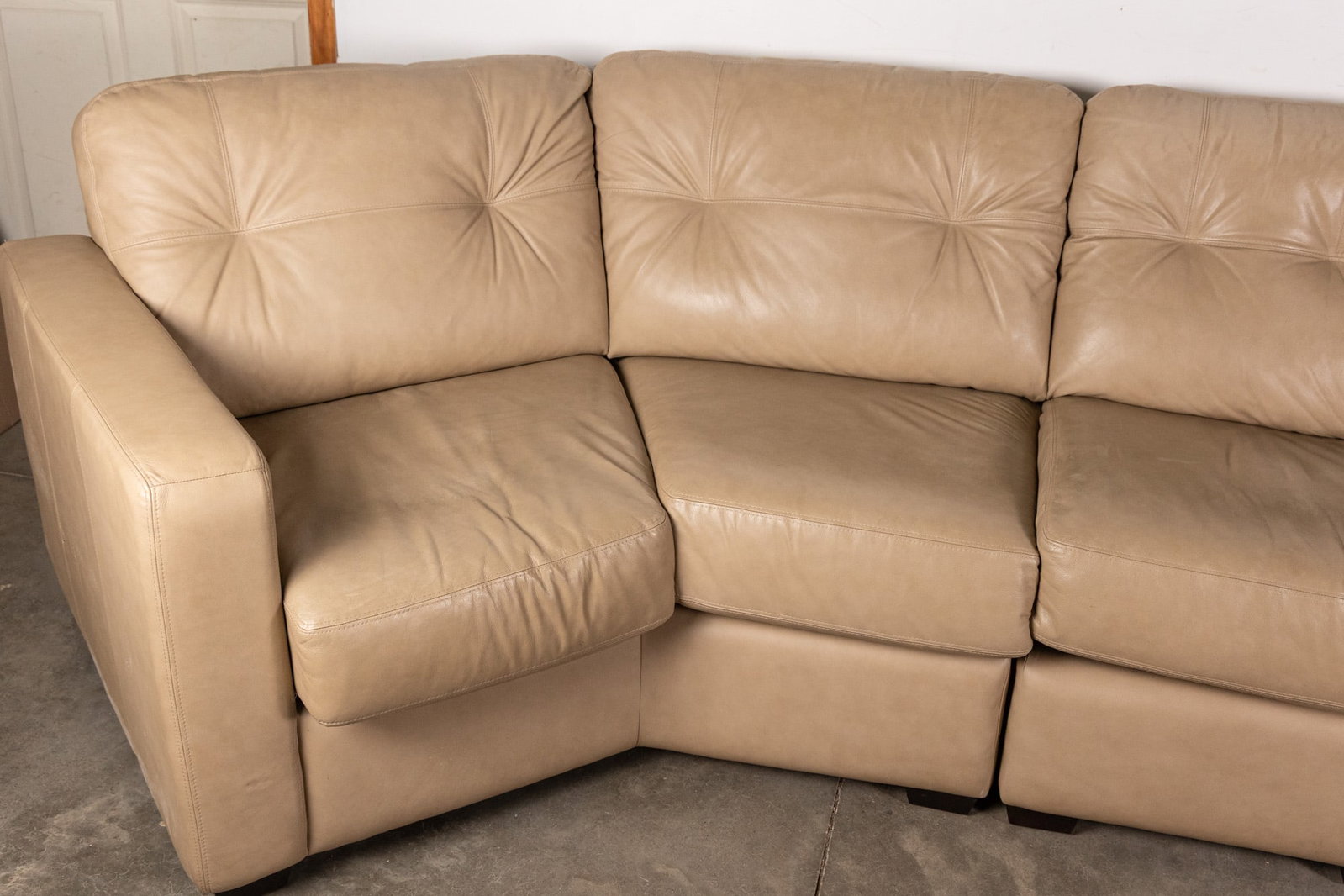 Jaymar Cream Leather Angular Sectional - 2